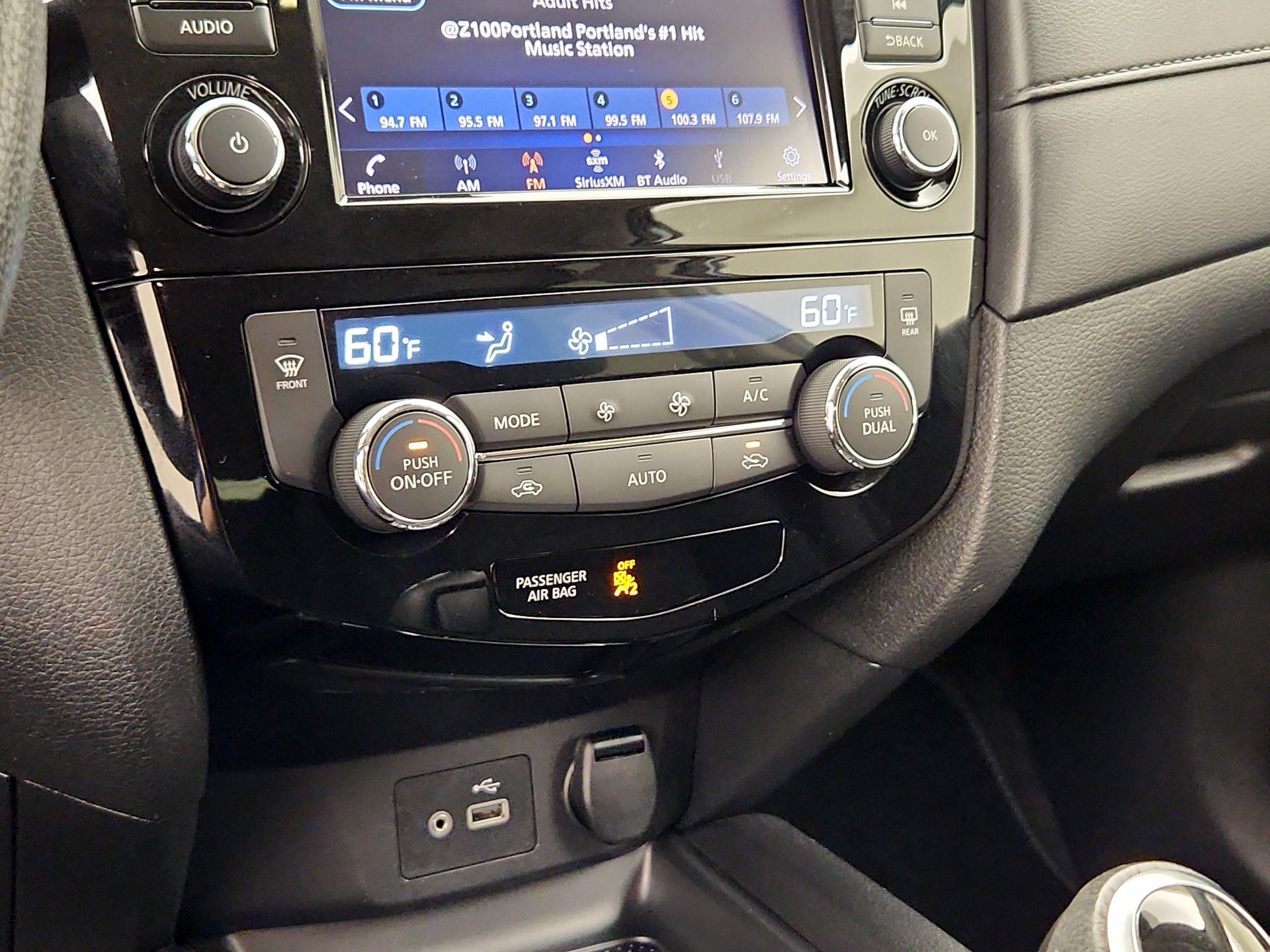 Thumbnail: 2019 Nissan Rogue - 16