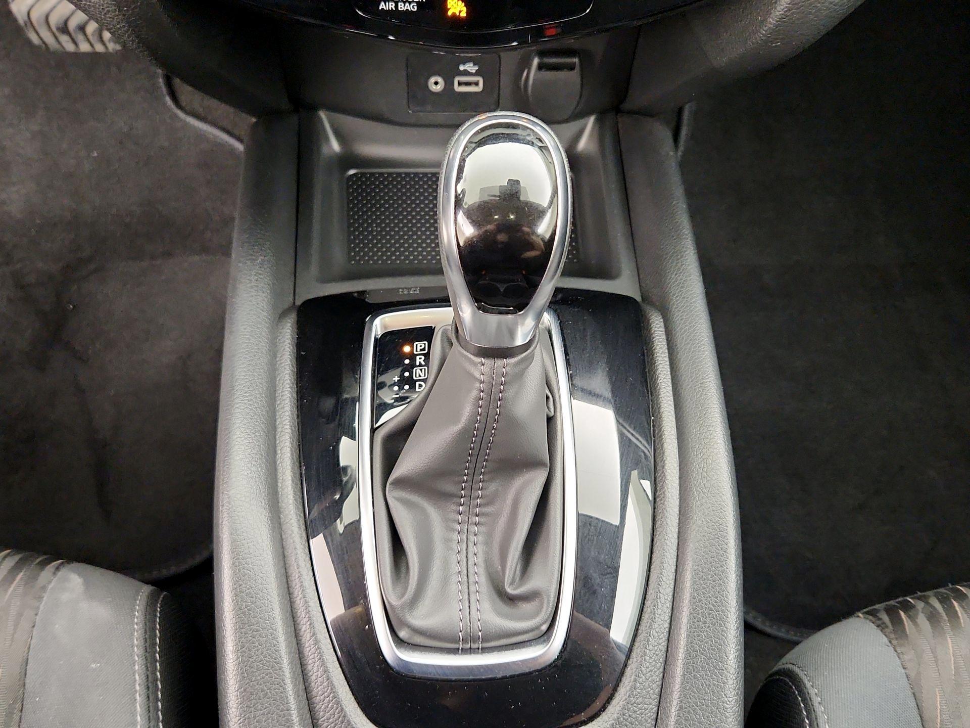 Thumbnail: 2019 Nissan Rogue - 17