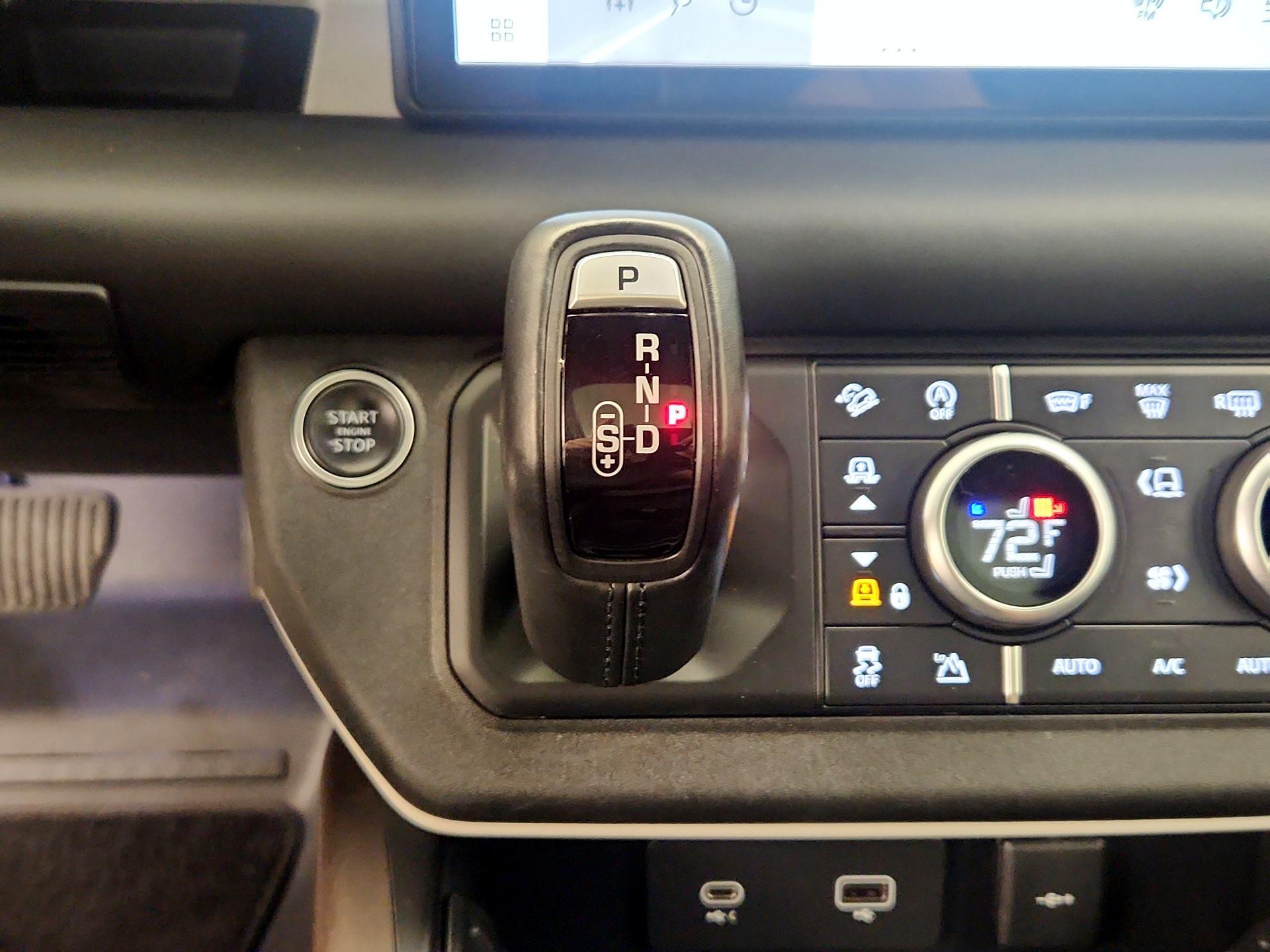 Thumbnail: 2022 Land Rover Defender - 17