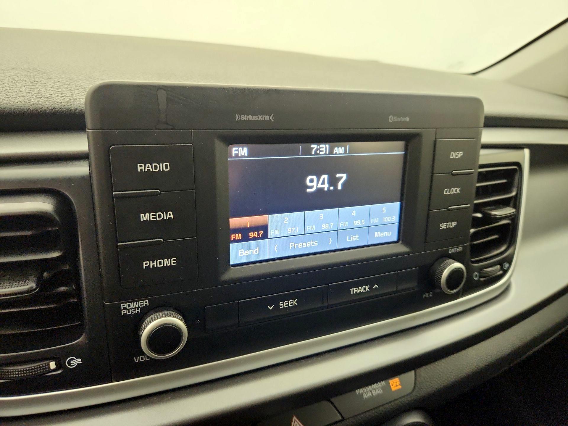 Thumbnail: 2019 Kia Rio - 15