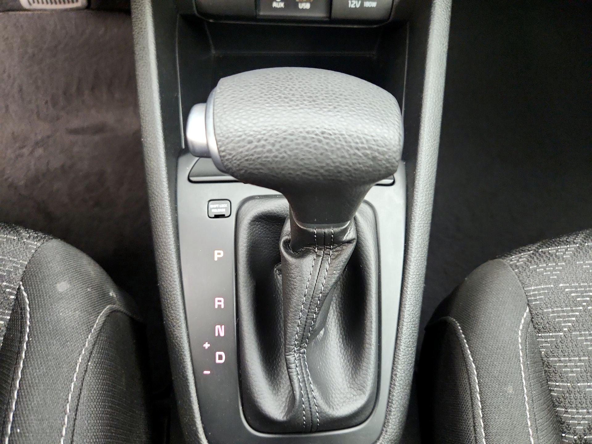 Thumbnail: 2019 Kia Rio - 17