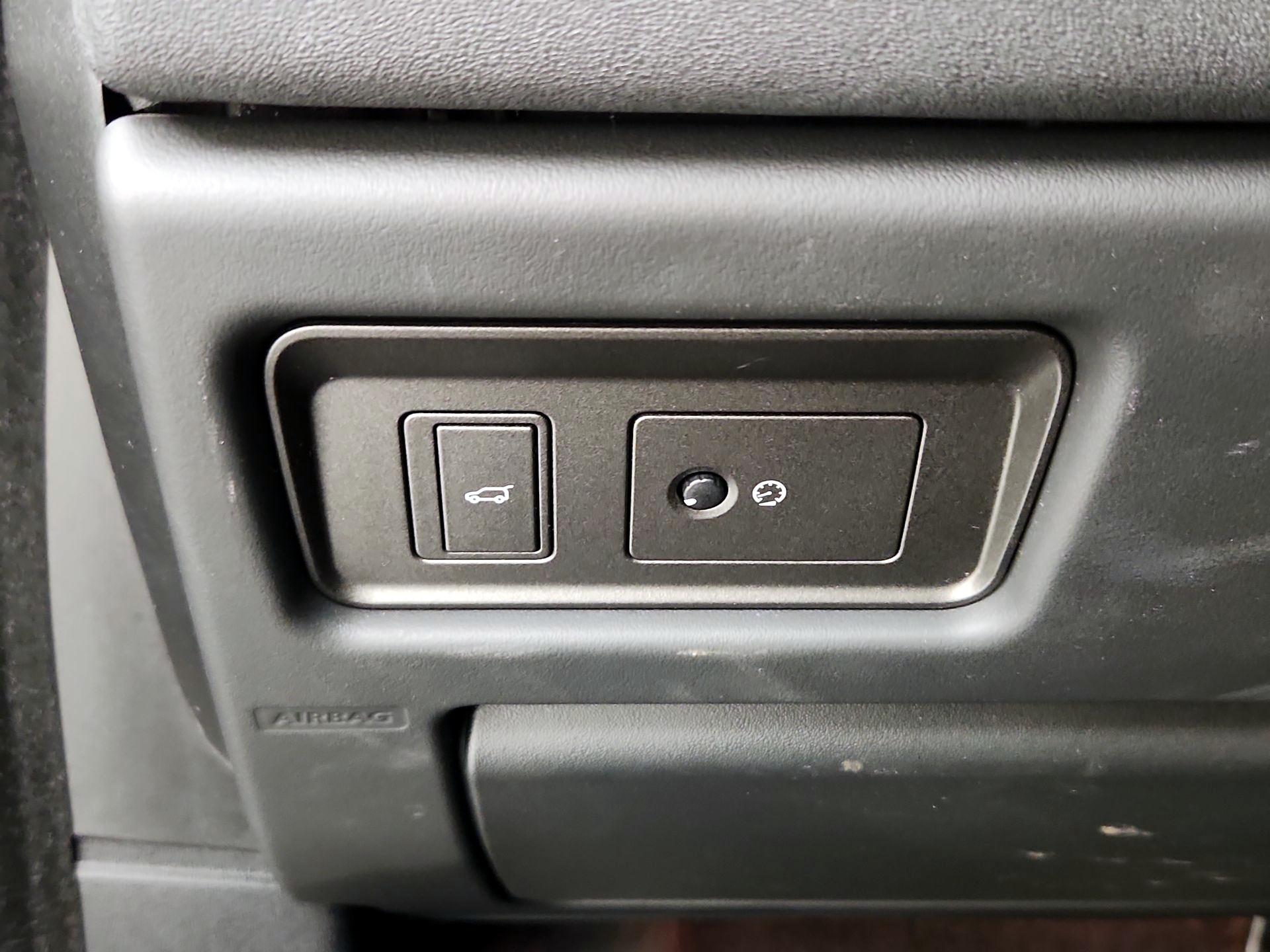 Thumbnail: 2018 Land Rover Range Rover Evoque - 13