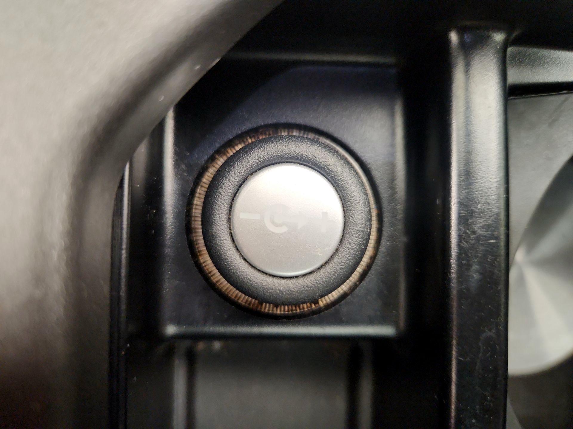 Thumbnail: 2018 Land Rover Range Rover Evoque - 19