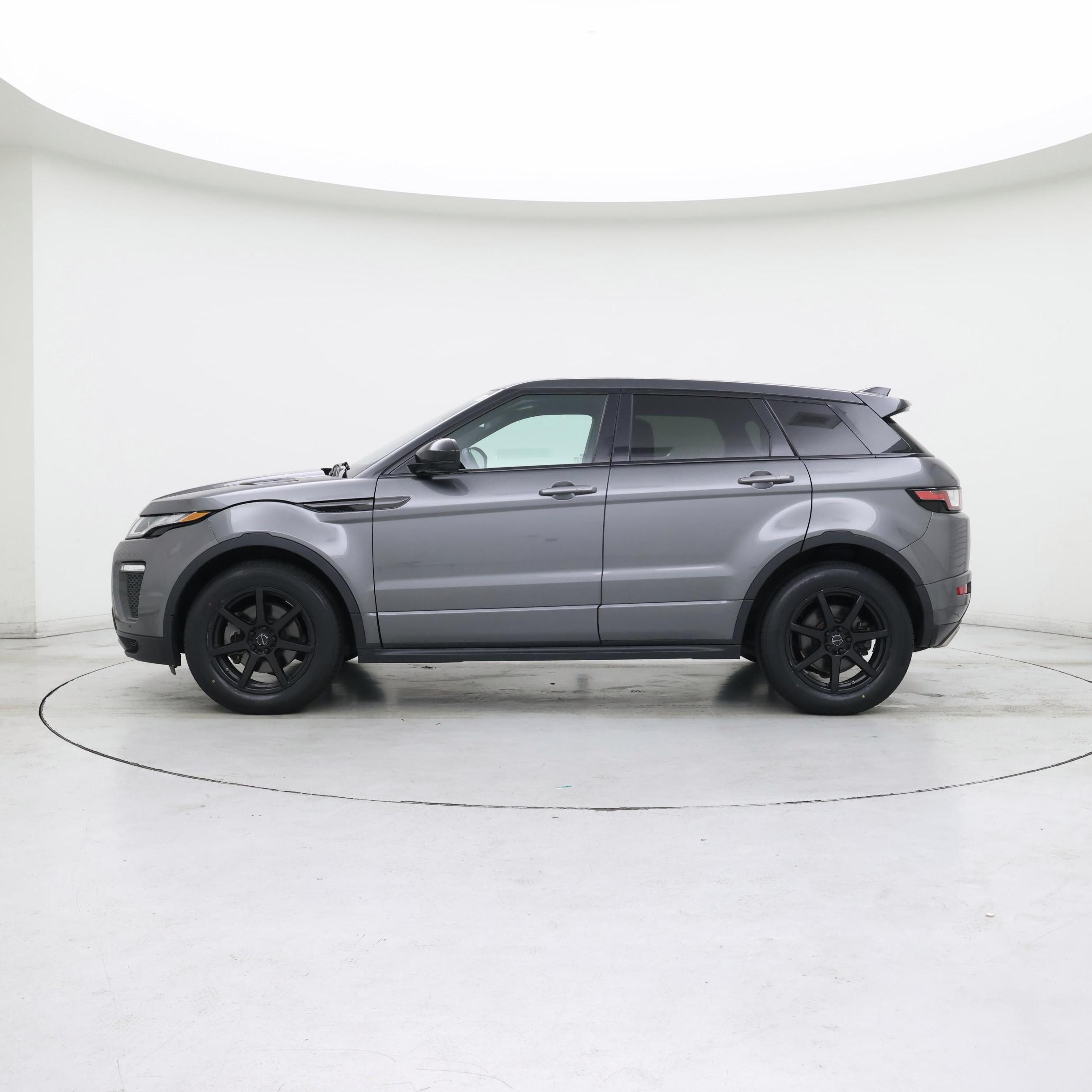 Thumbnail: 2018 Land Rover Range Rover Evoque - 3