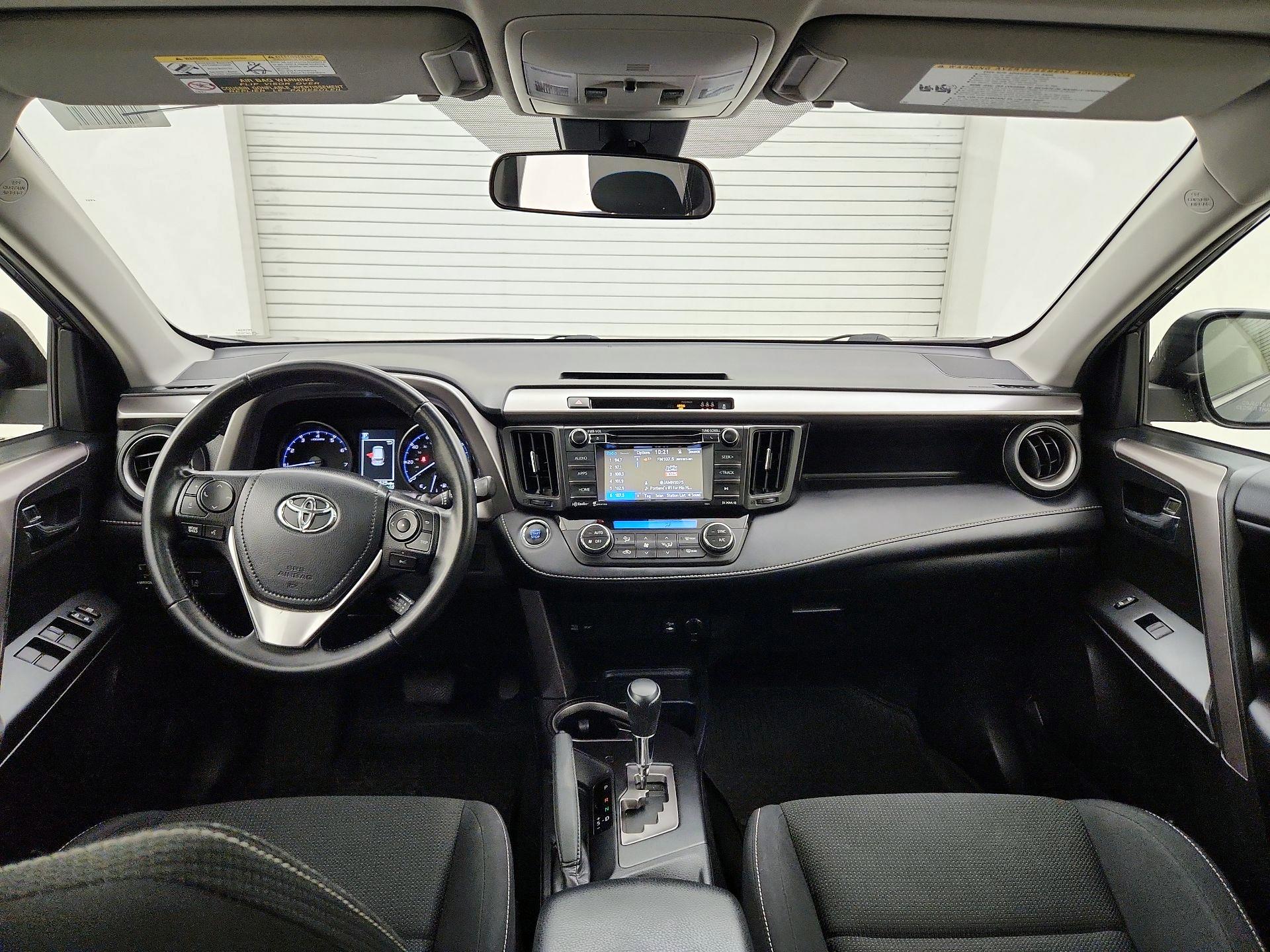 Thumbnail: 2018 Toyota RAV4 - 9