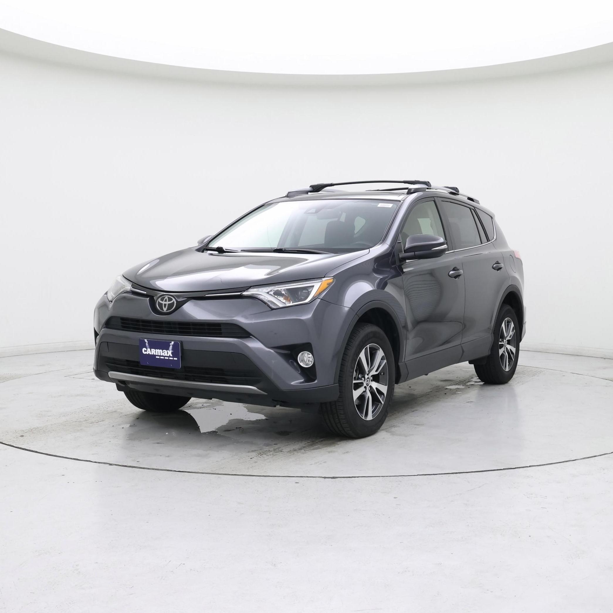 Thumbnail: 2018 Toyota RAV4 - 4