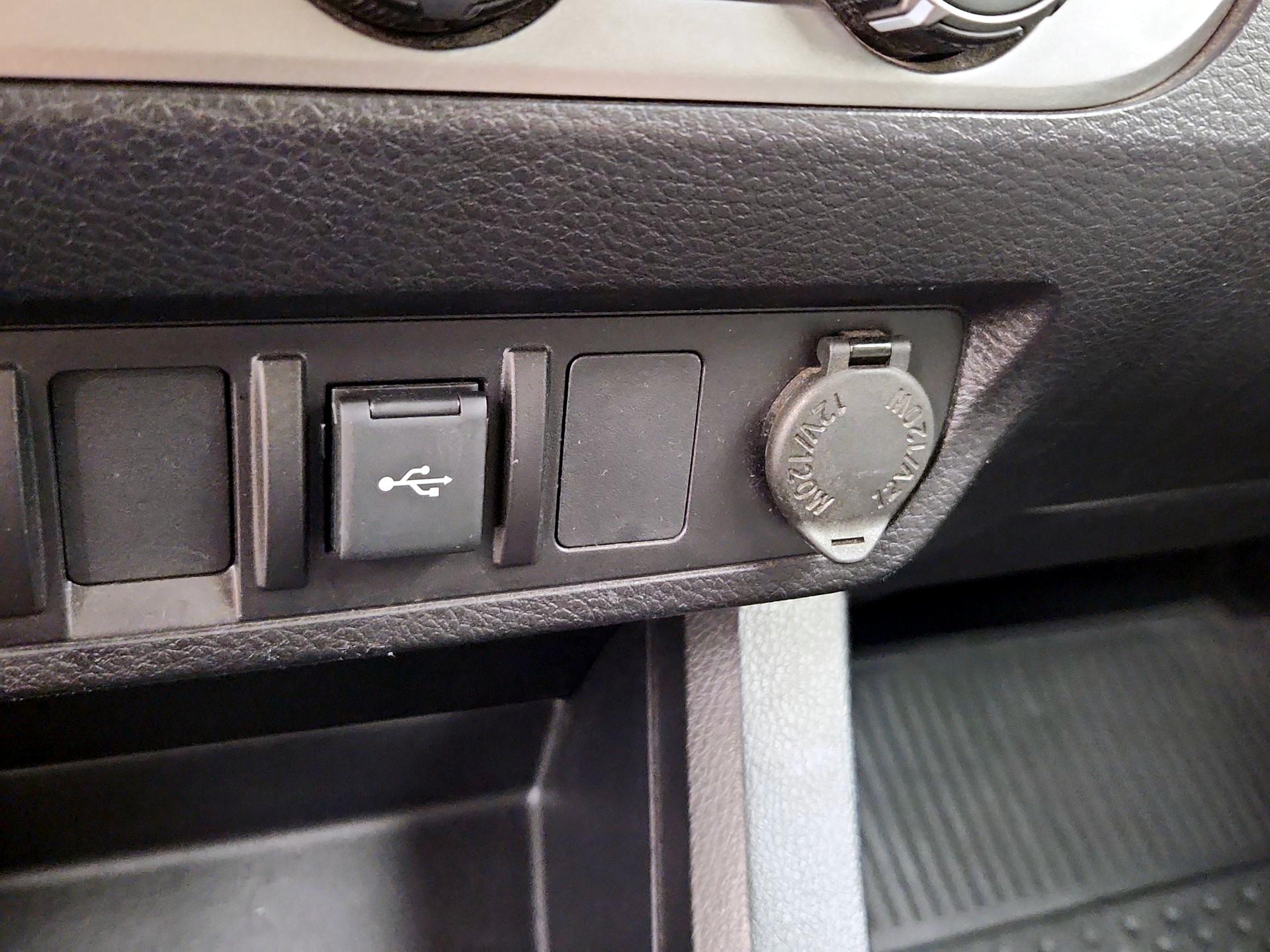 Thumbnail: 2020 Toyota Tacoma - 18