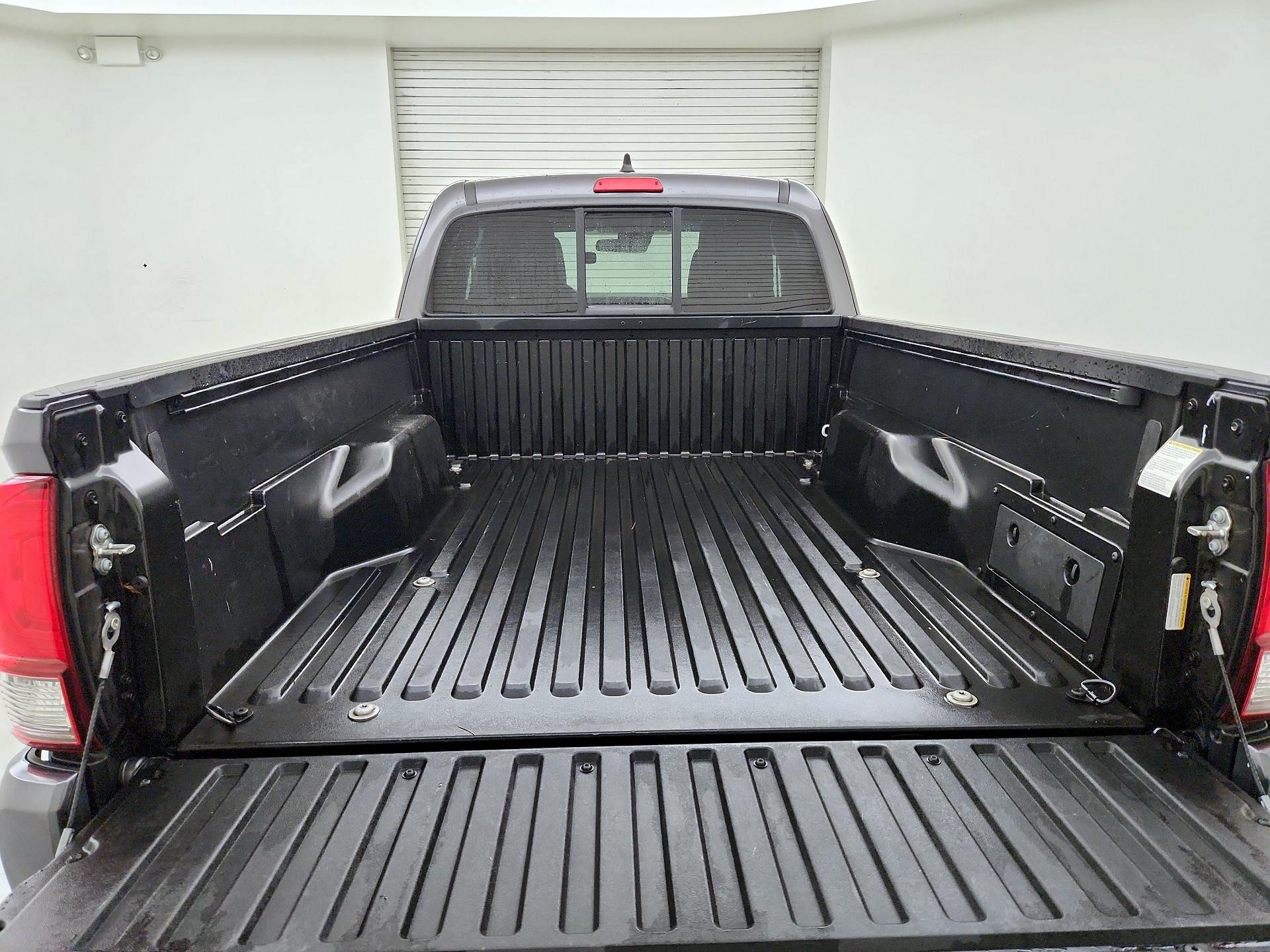 Thumbnail: 2020 Toyota Tacoma - 20