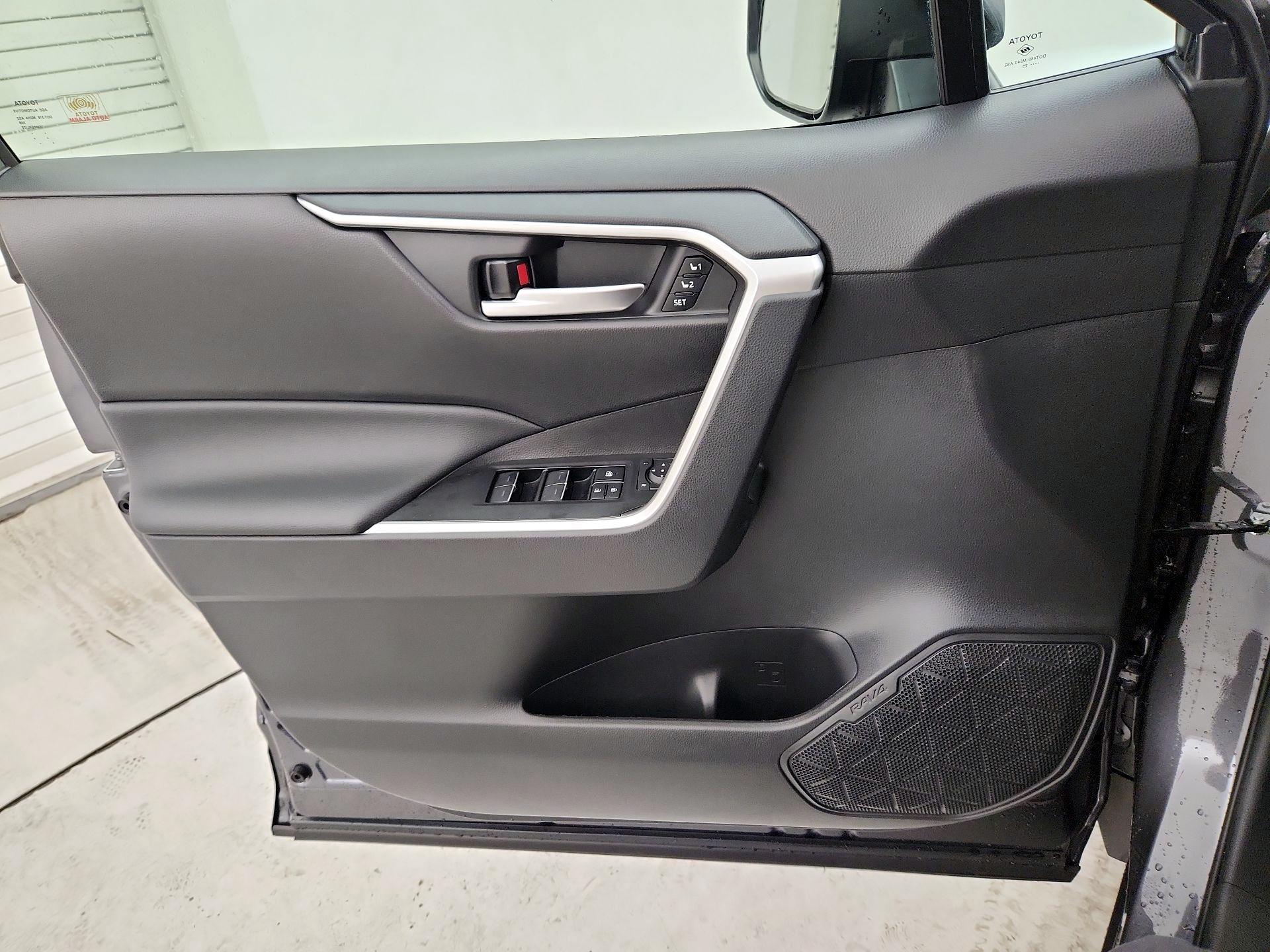 Thumbnail: 2025 Toyota RAV4 - 12