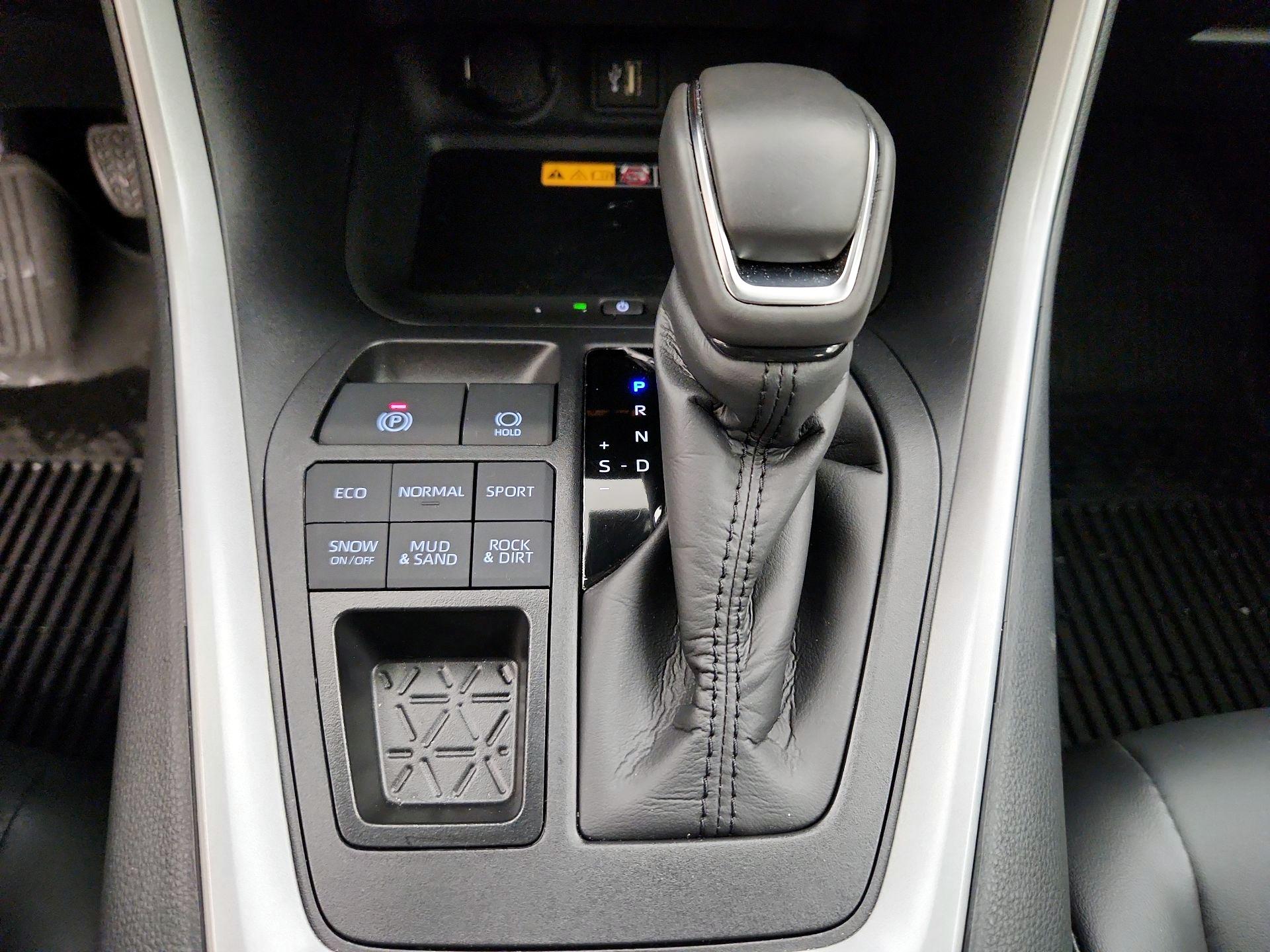 Thumbnail: 2025 Toyota RAV4 - 18