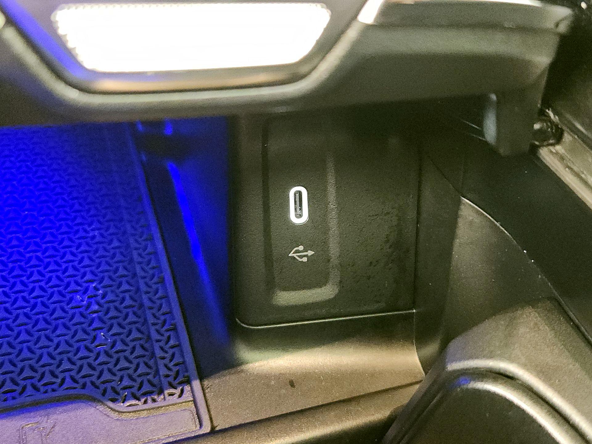 Thumbnail: 2023 Mercedes-Benz GLC - 19