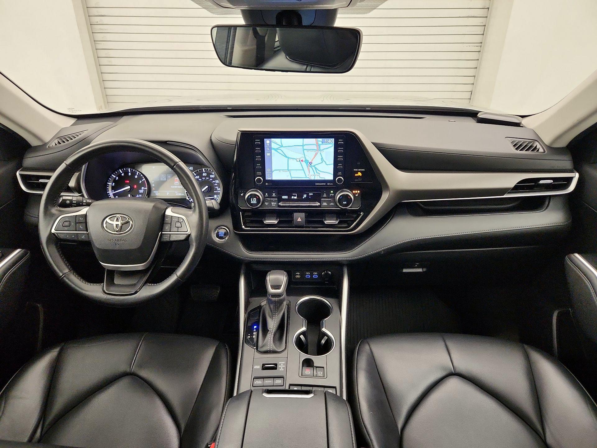 Thumbnail: 2022 Toyota Highlander - 9