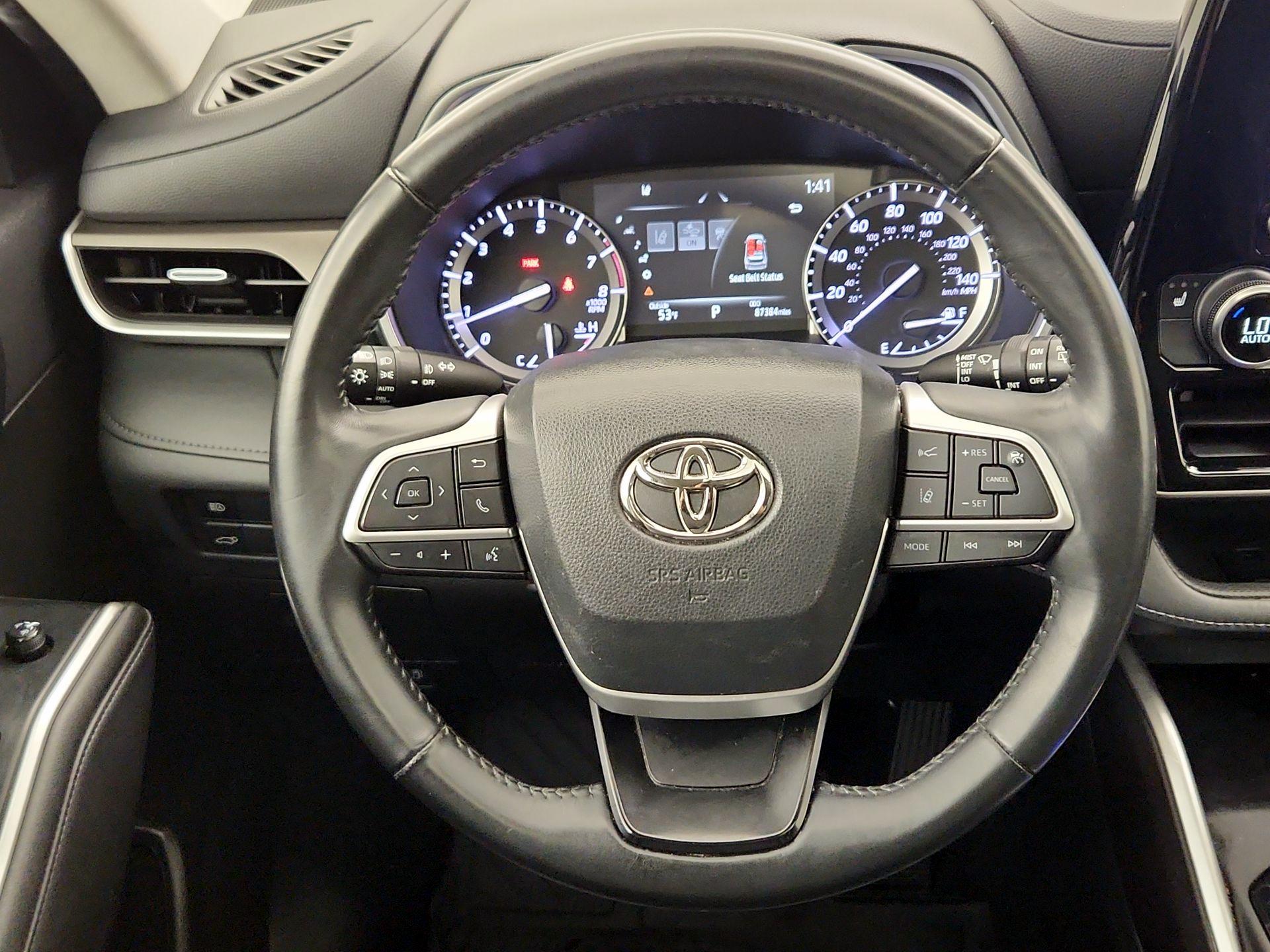 Thumbnail: 2022 Toyota Highlander - 10