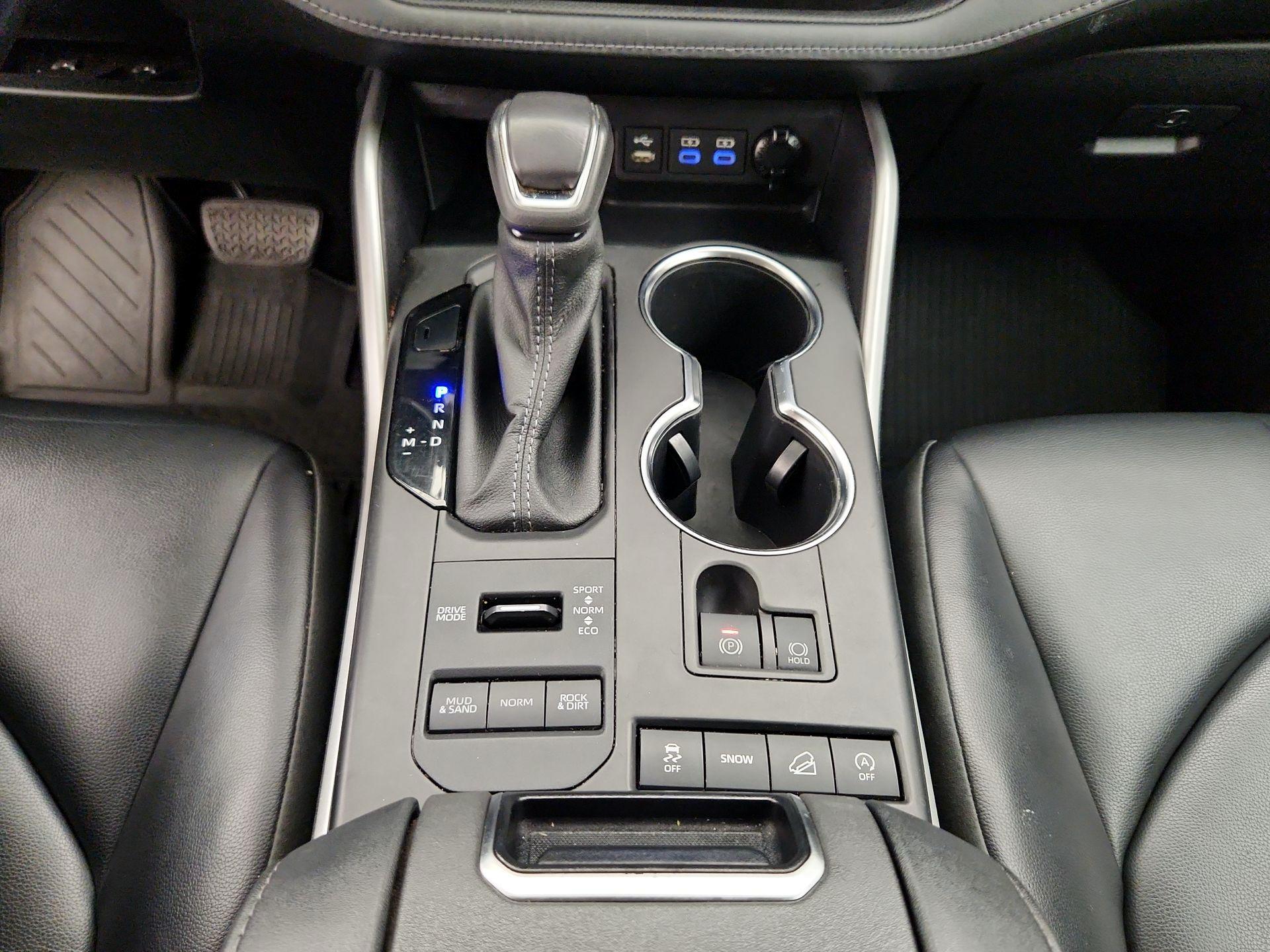 Thumbnail: 2022 Toyota Highlander - 18