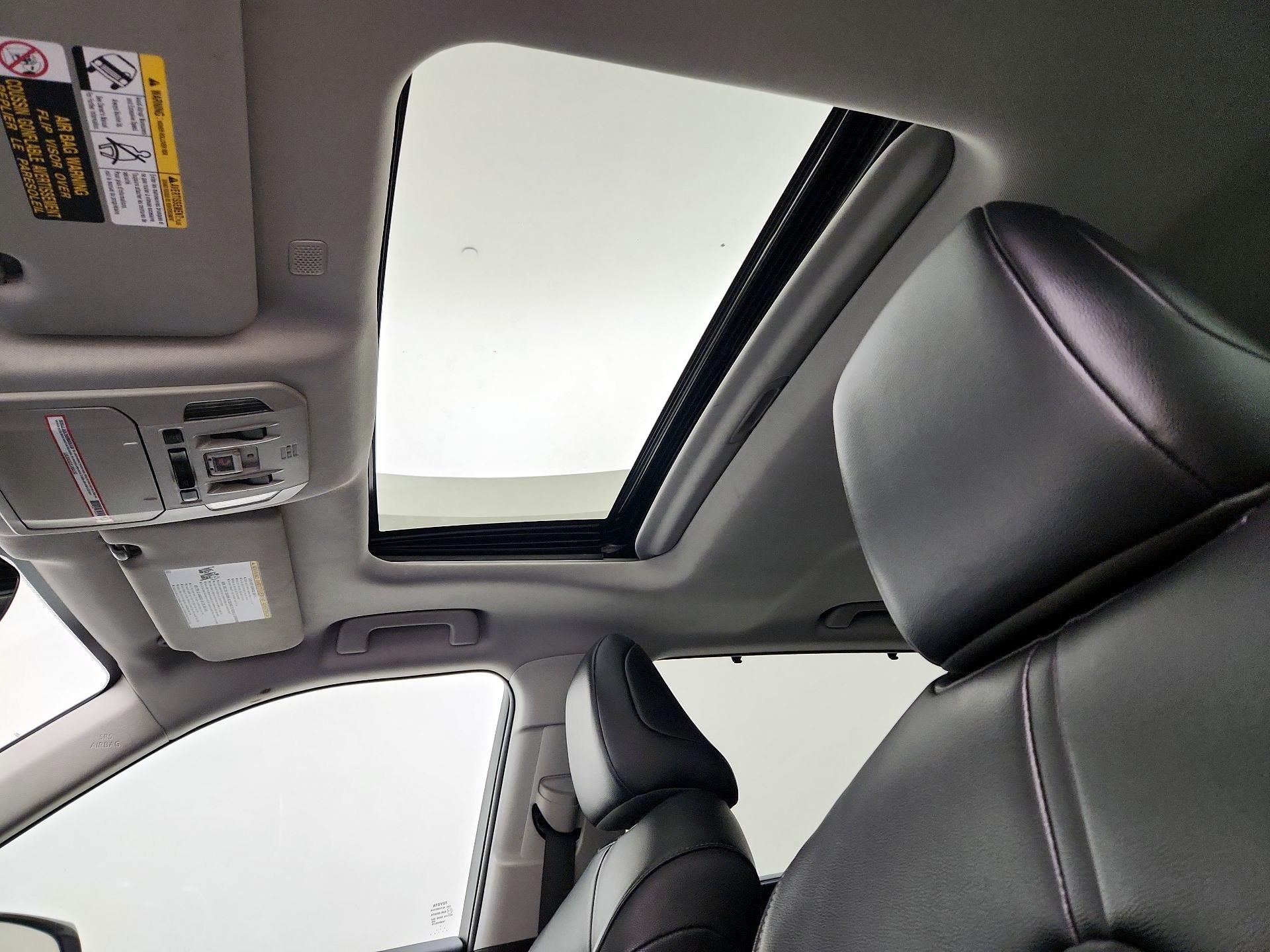 Thumbnail: 2022 Toyota Highlander - 20