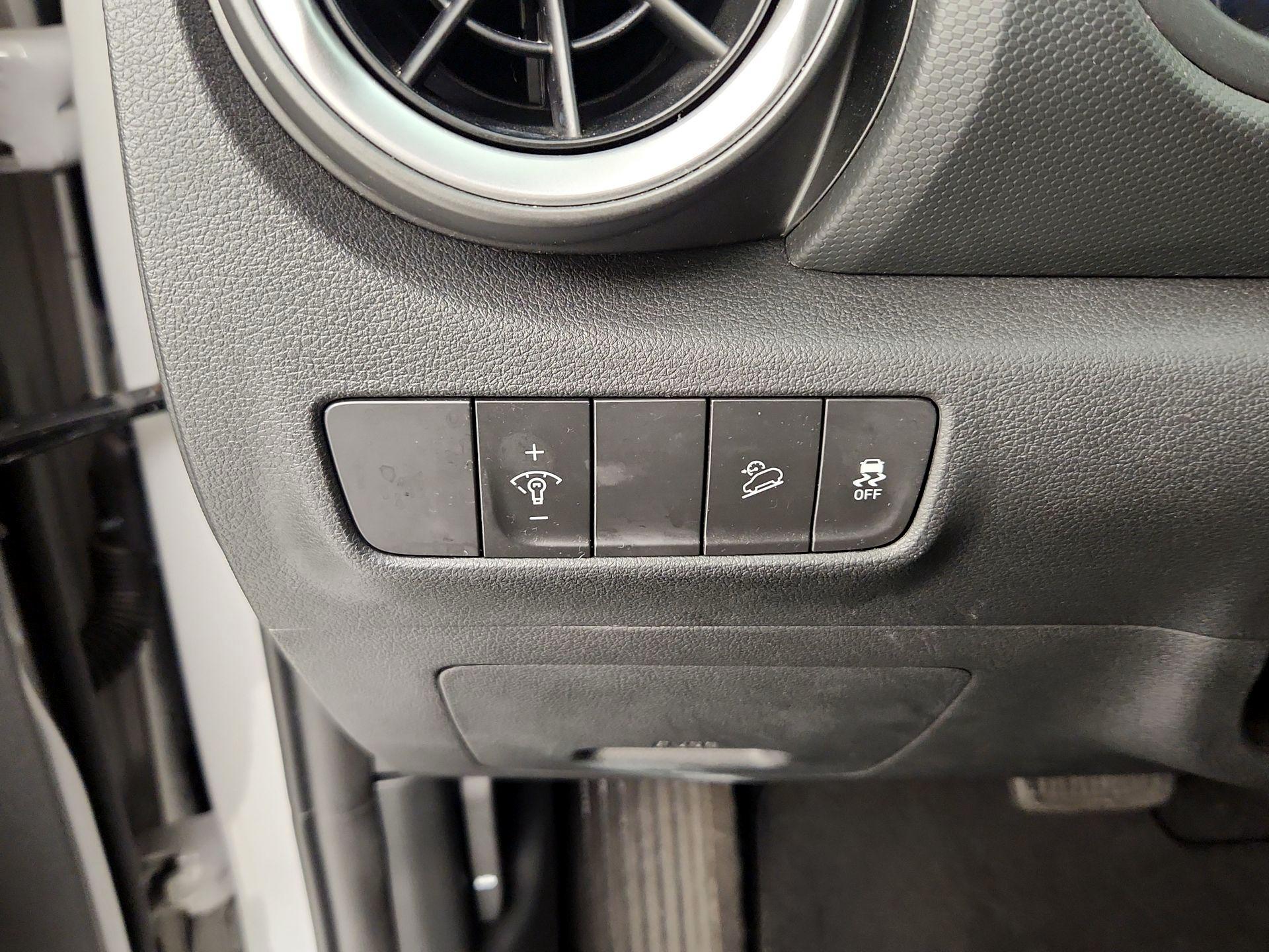 Thumbnail: 2022 Hyundai Kona - 13