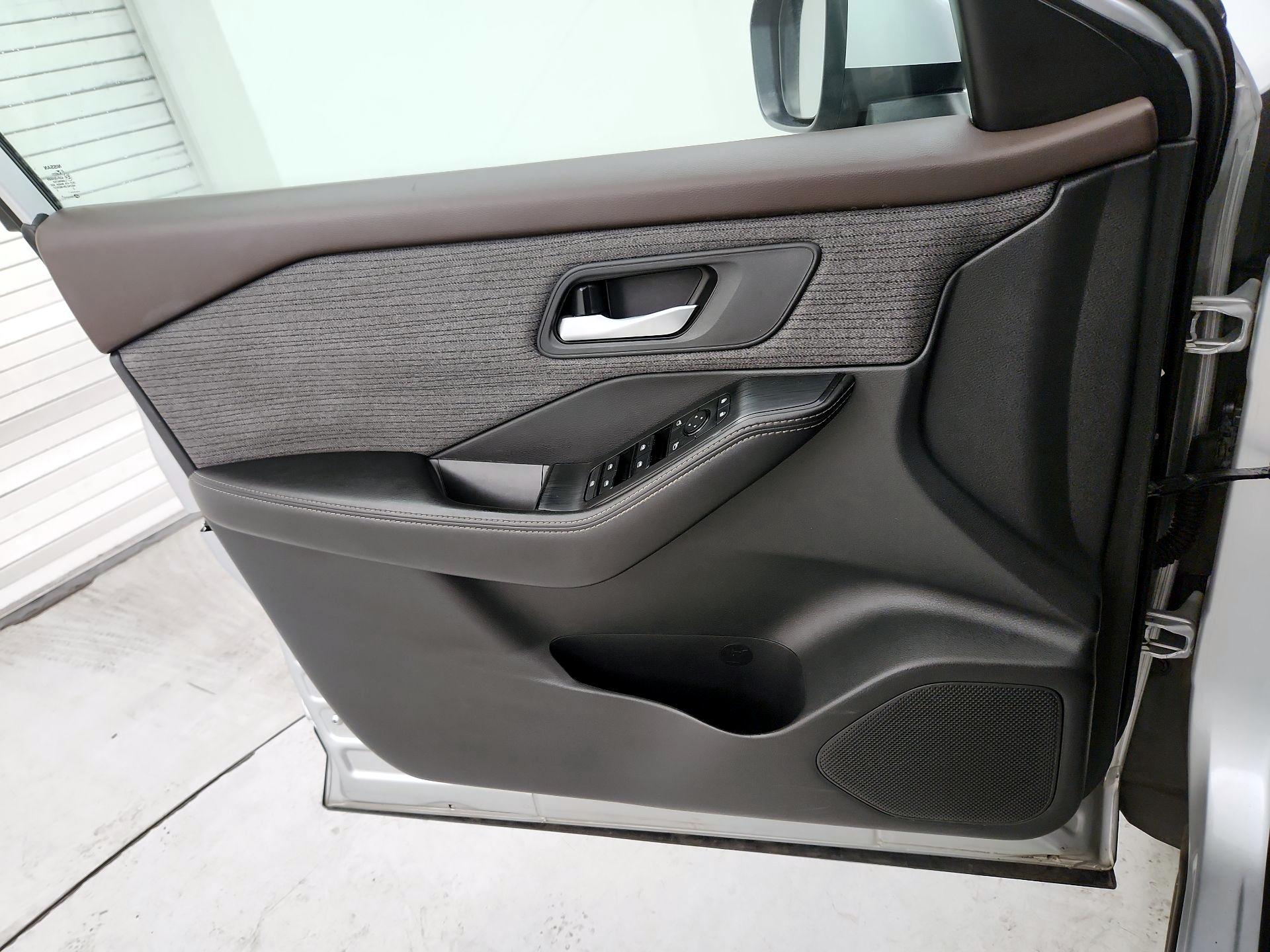 Thumbnail: 2021 Nissan Rogue - 12