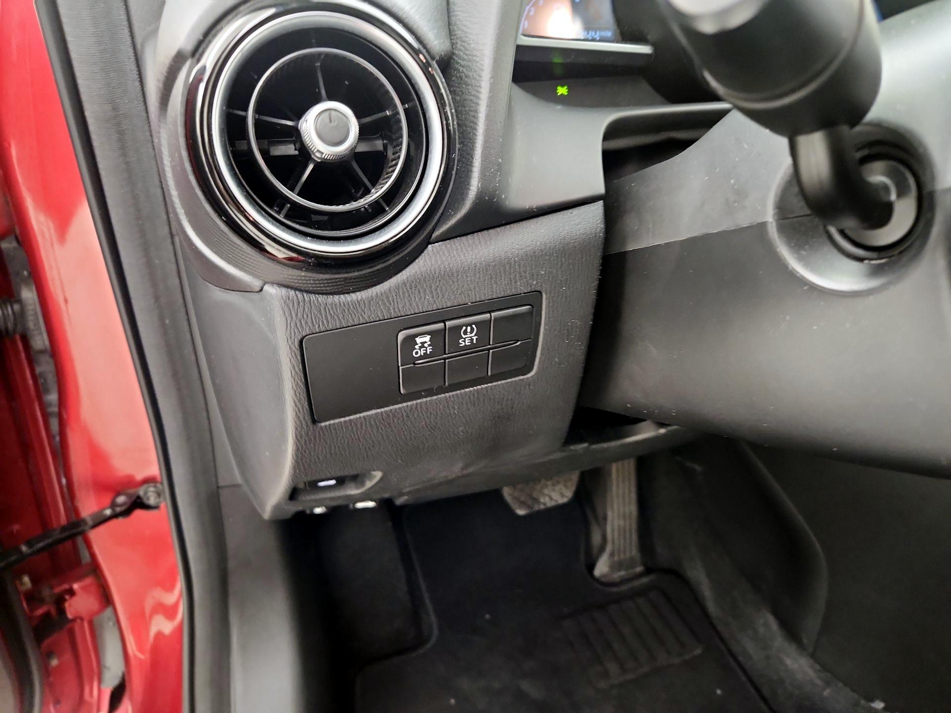 Thumbnail: 2018 Toyota Yaris iA - 13