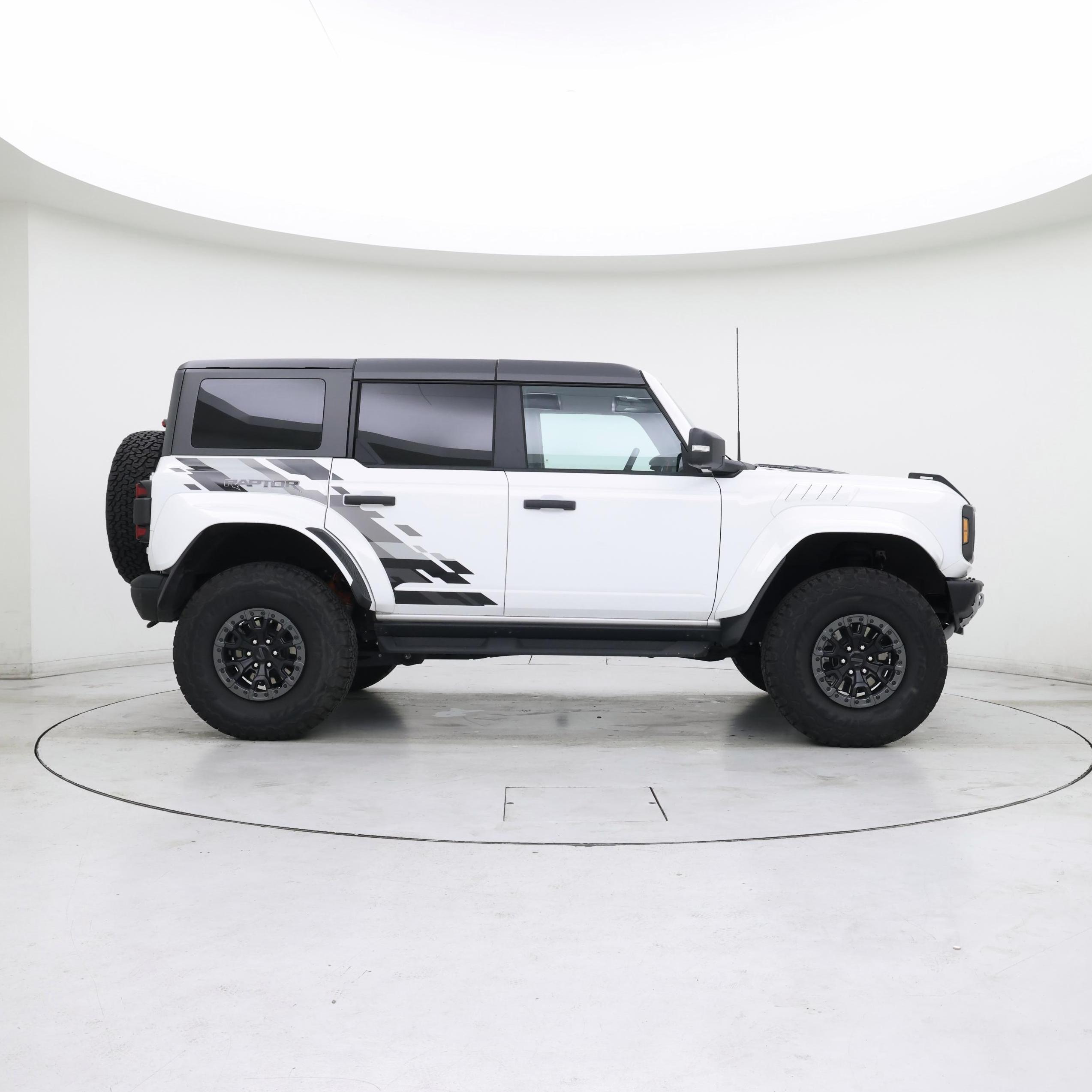 Thumbnail: 2024 Ford Bronco - 7