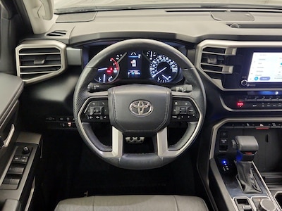 Steering Wheel & Instrument Cluster (On)