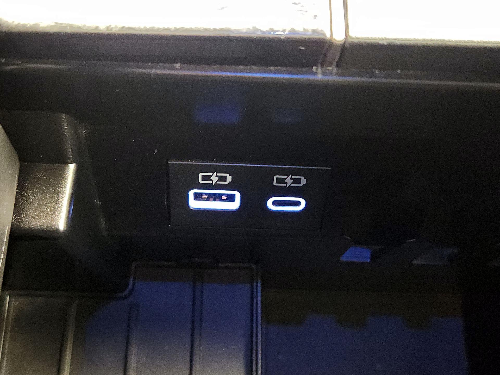 Thumbnail: 2022 Toyota Tundra - 18