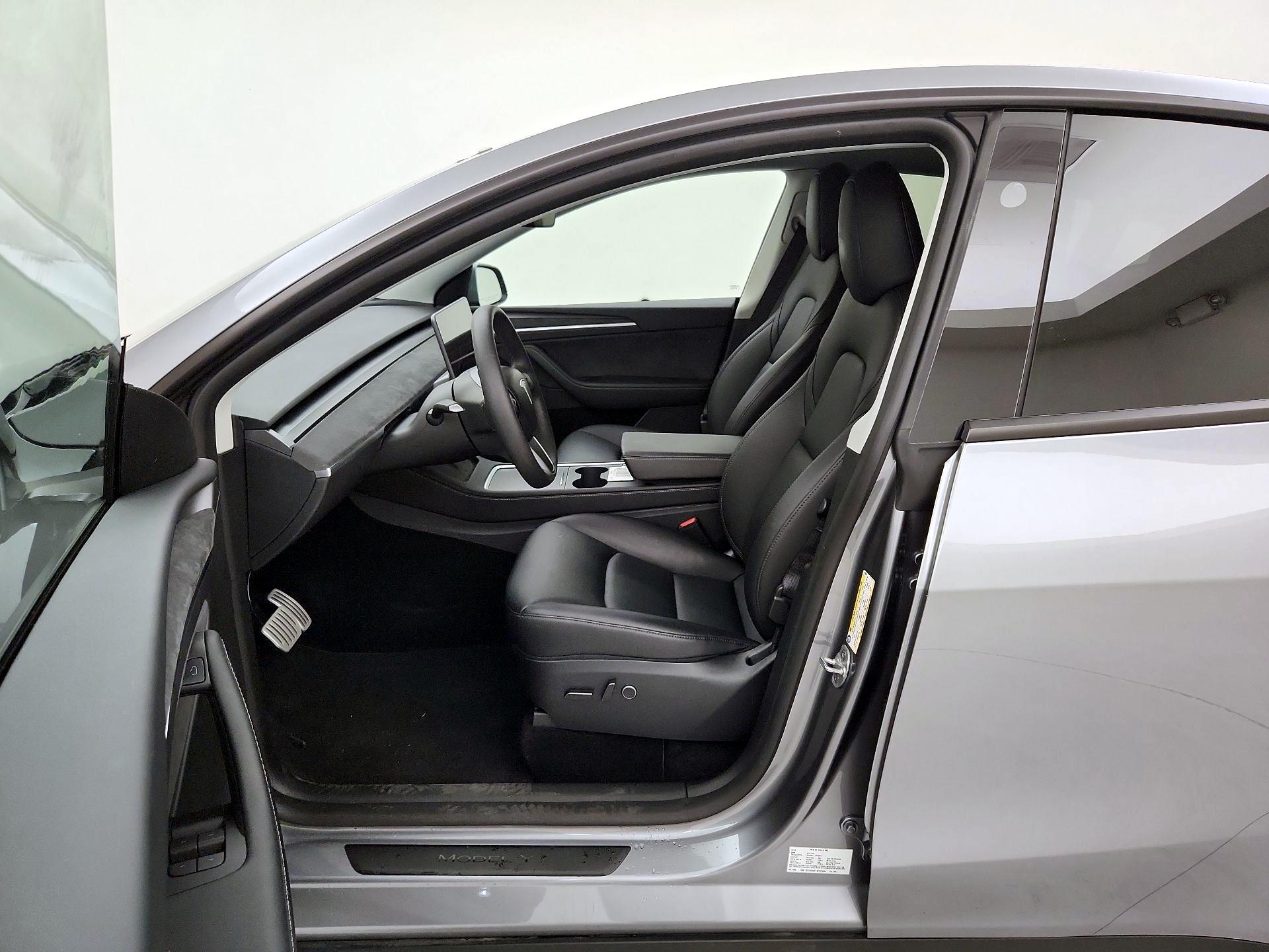 Thumbnail: 2025 Tesla Model Y - 11