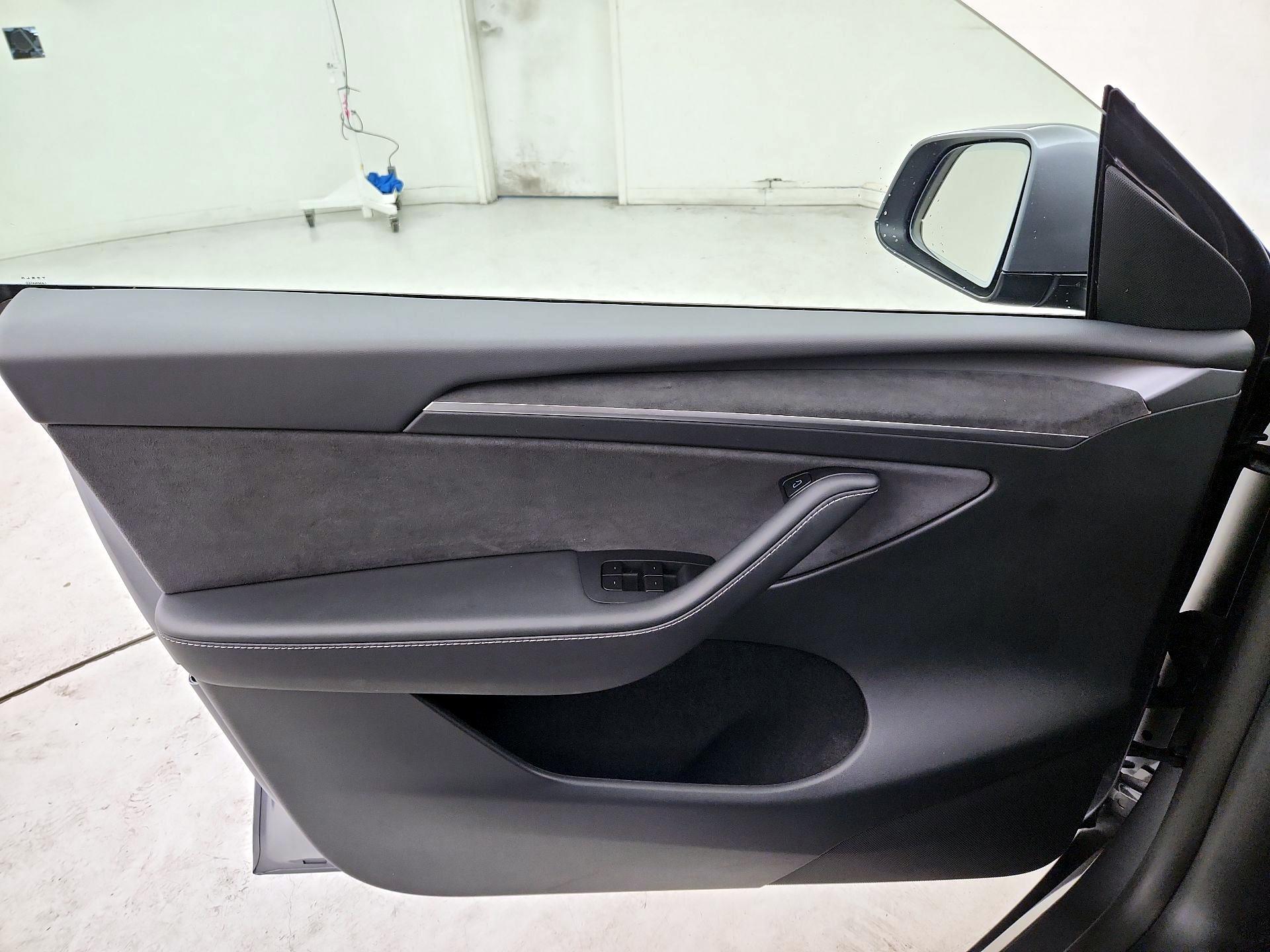 Thumbnail: 2025 Tesla Model Y - 12