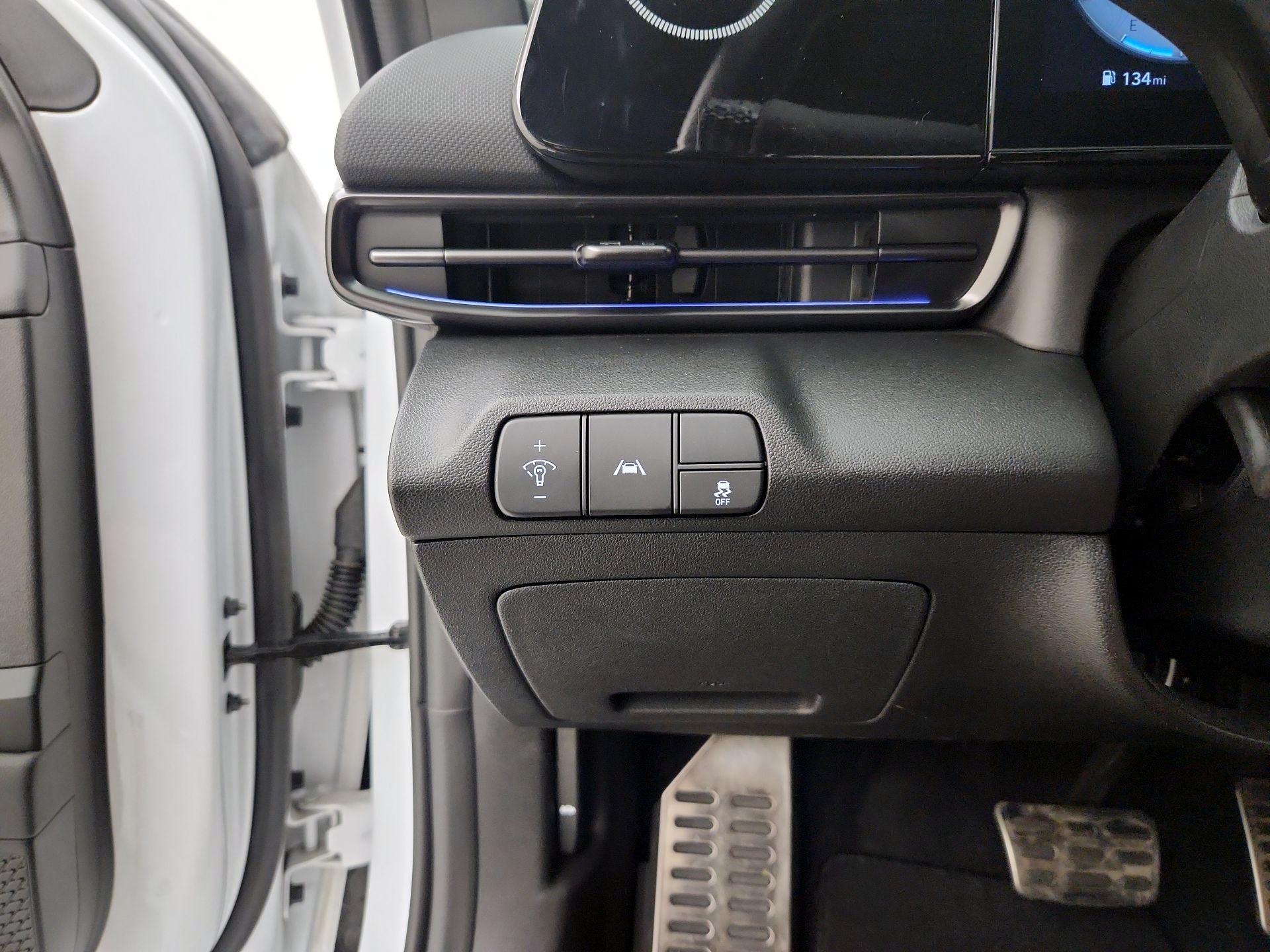 Thumbnail: 2023 Hyundai Elantra - 13