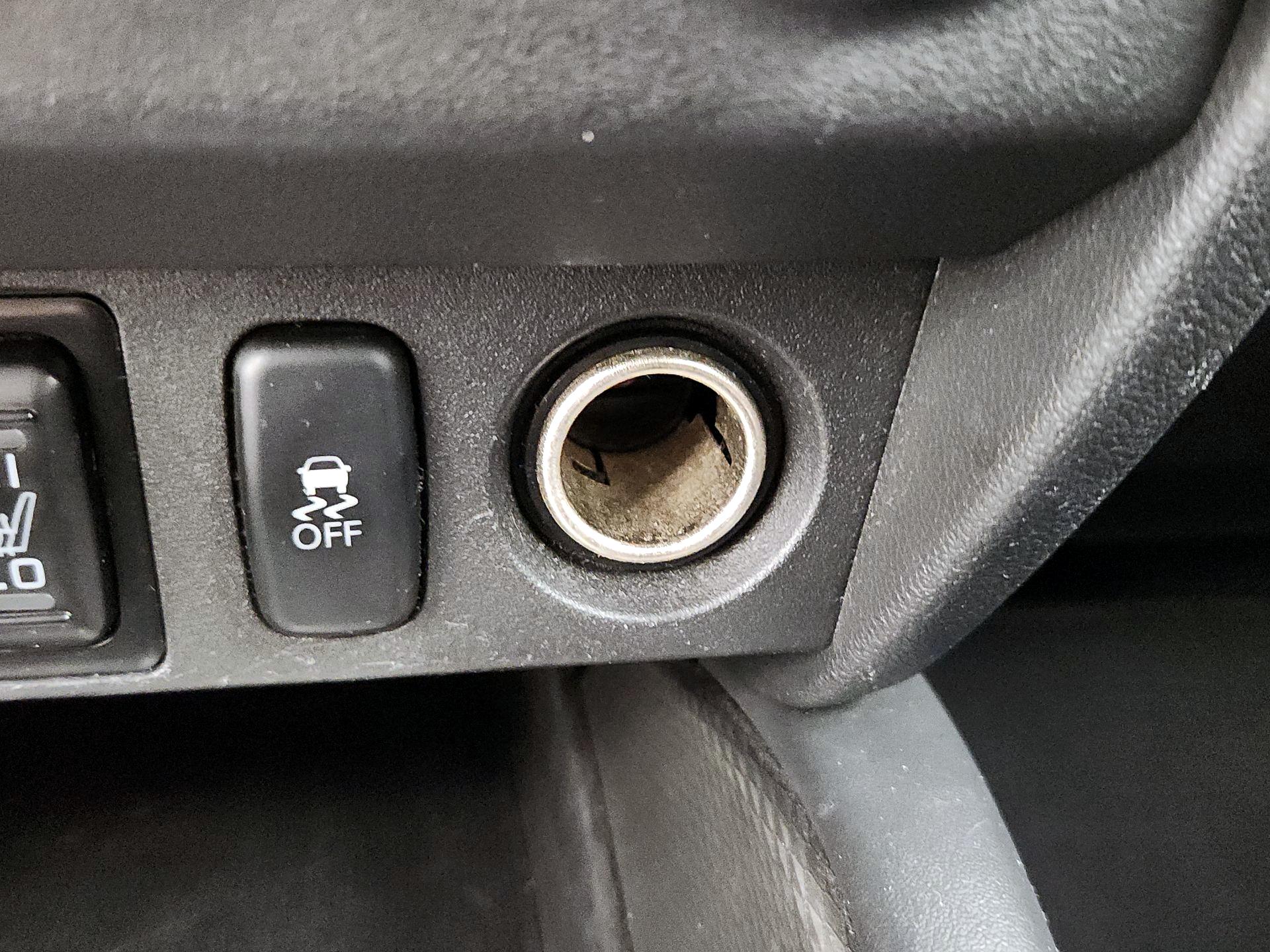 Thumbnail: 2018 Mitsubishi Outlander Sport - 17