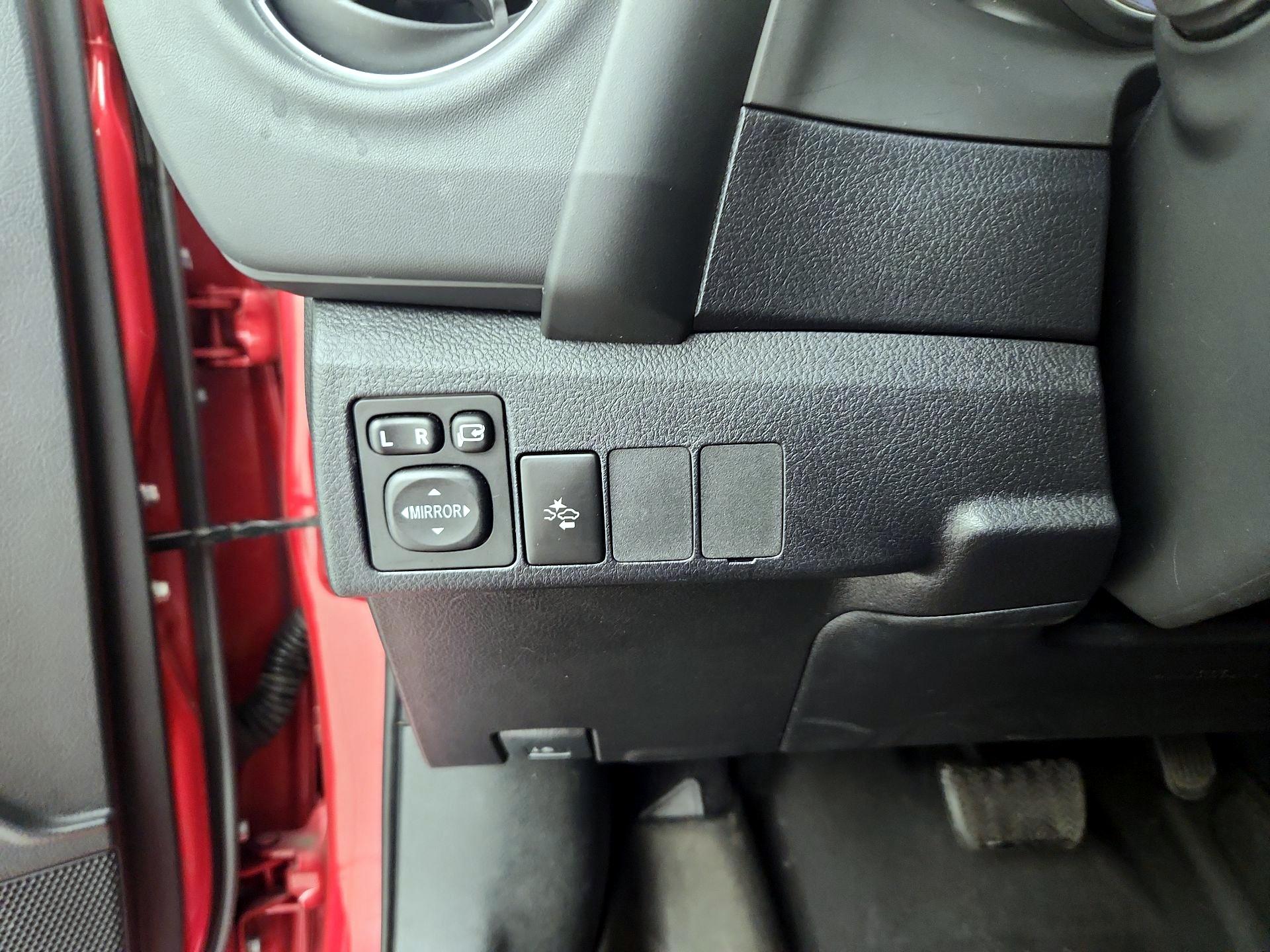 Thumbnail: 2018 Toyota Corolla iM - 13