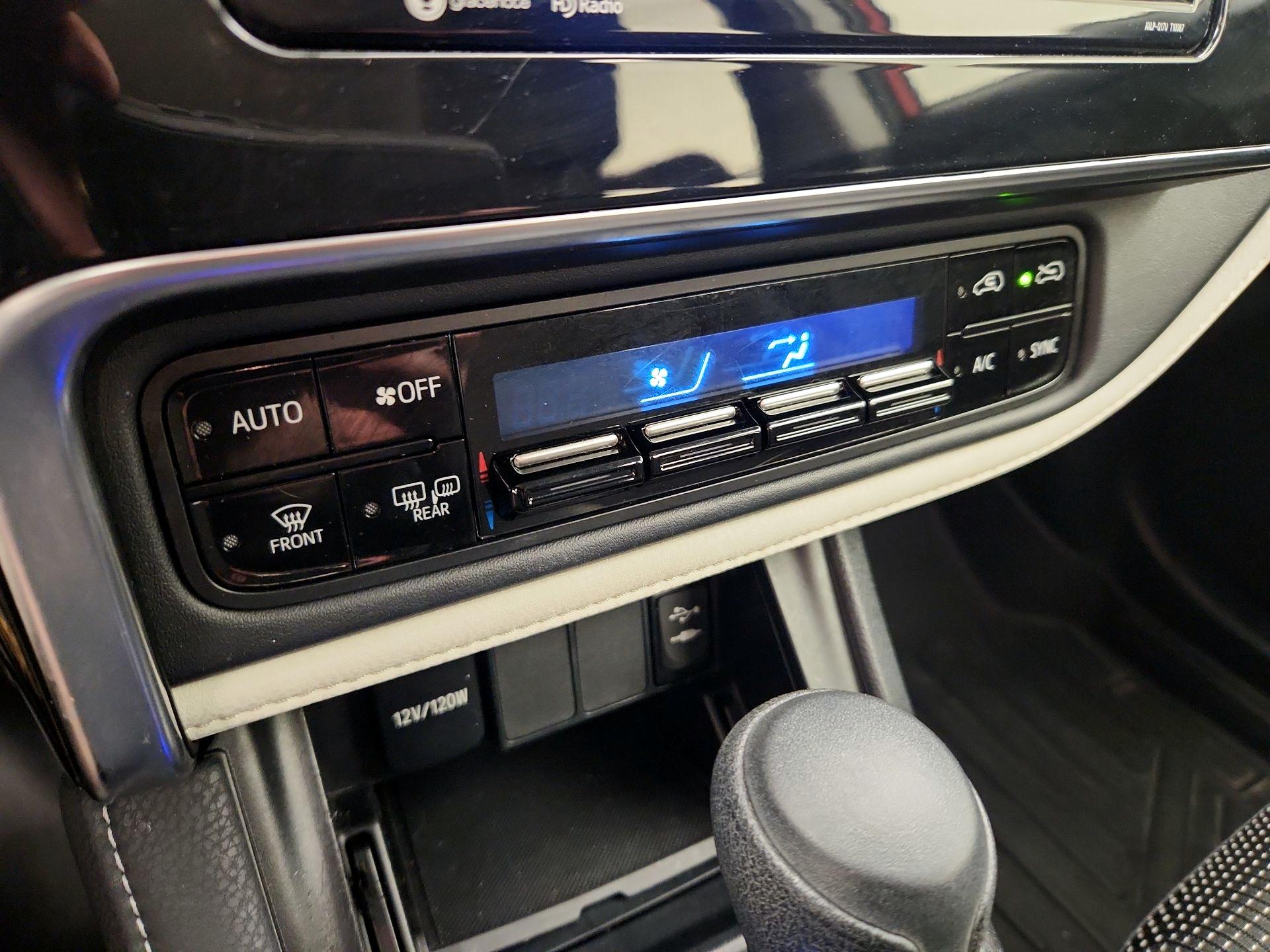 Thumbnail: 2018 Toyota Corolla iM - 16