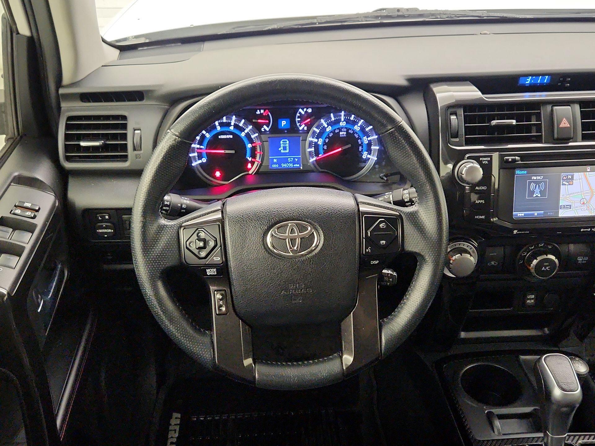 Thumbnail: 2017 Toyota 4Runner - 10