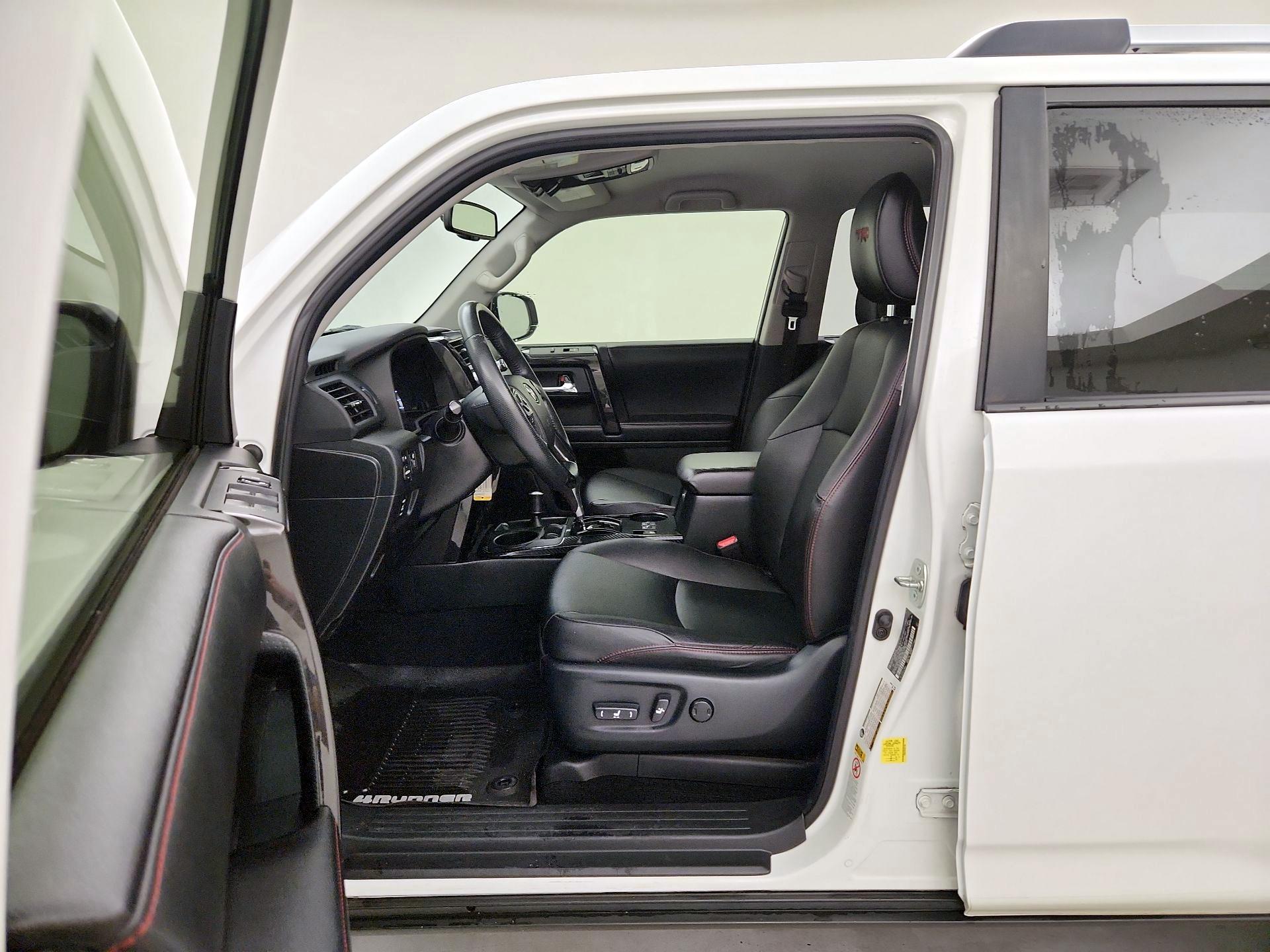 Thumbnail: 2017 Toyota 4Runner - 11