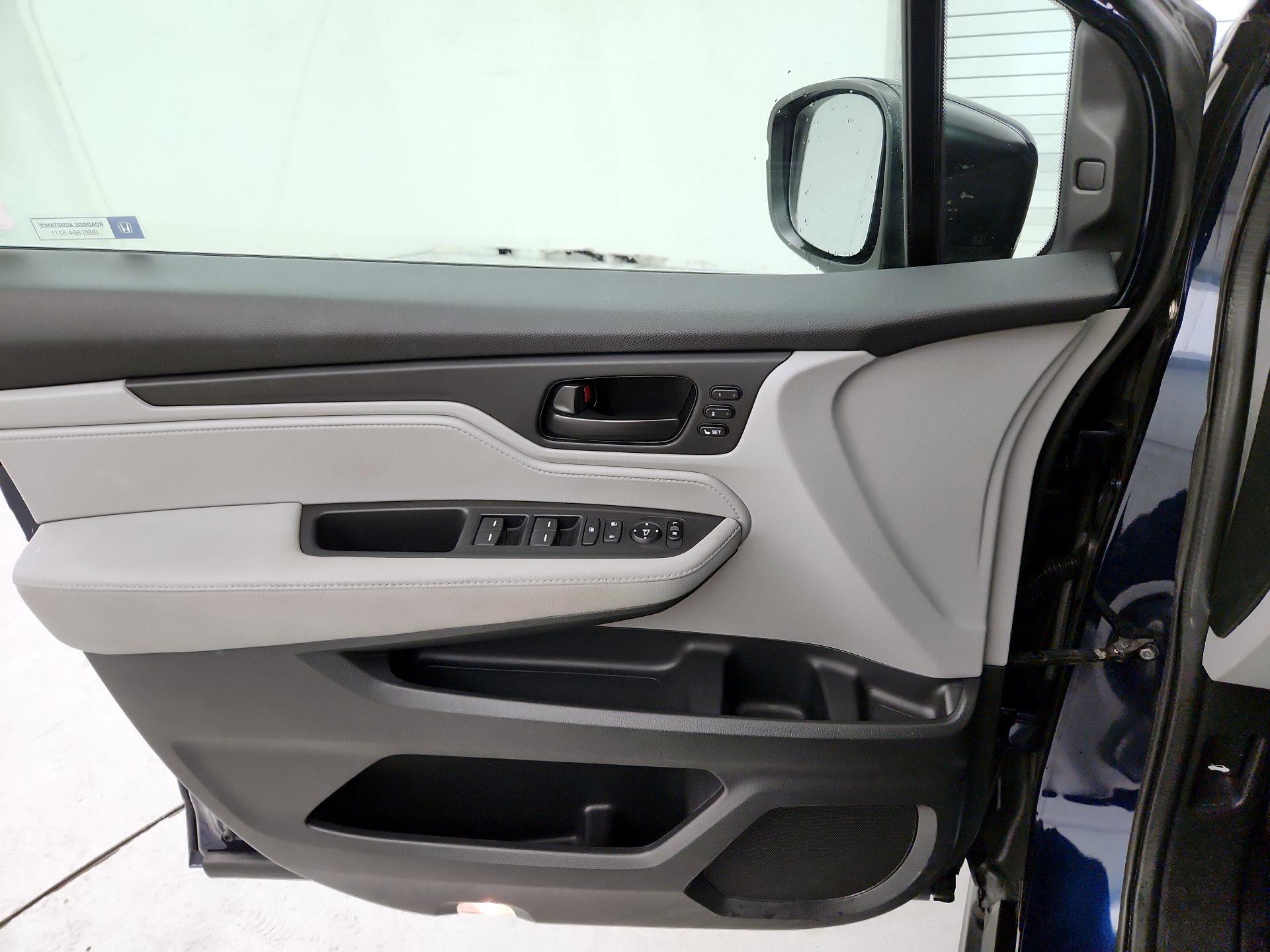 Thumbnail: 2018 Honda Odyssey - 12