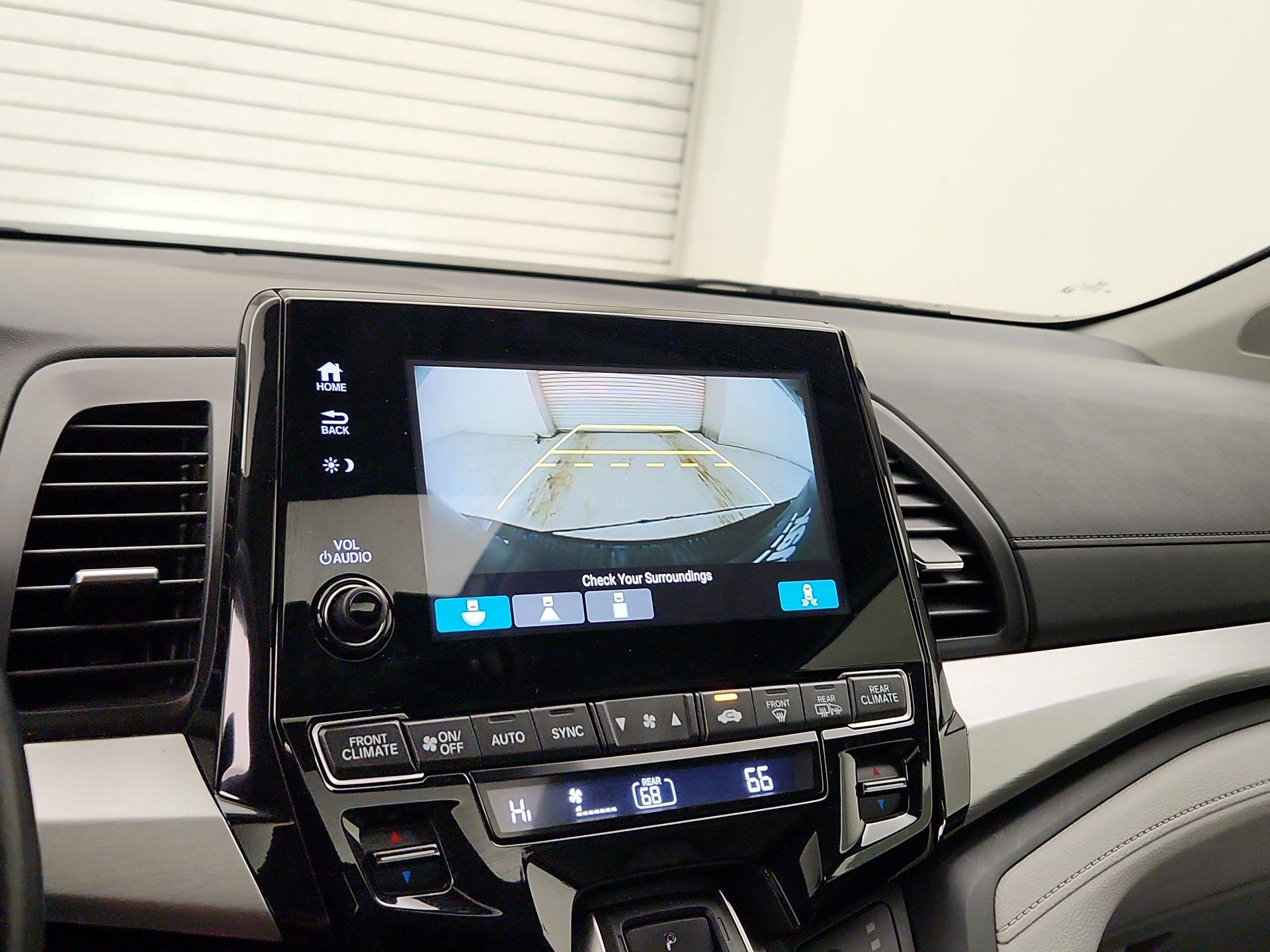 Thumbnail: 2018 Honda Odyssey - 14