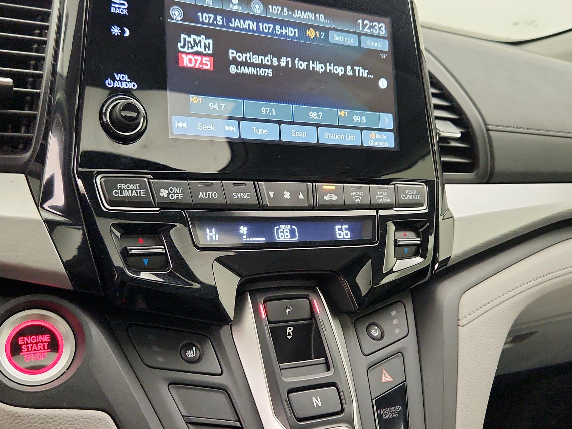 Thumbnail: 2018 Honda Odyssey - 16