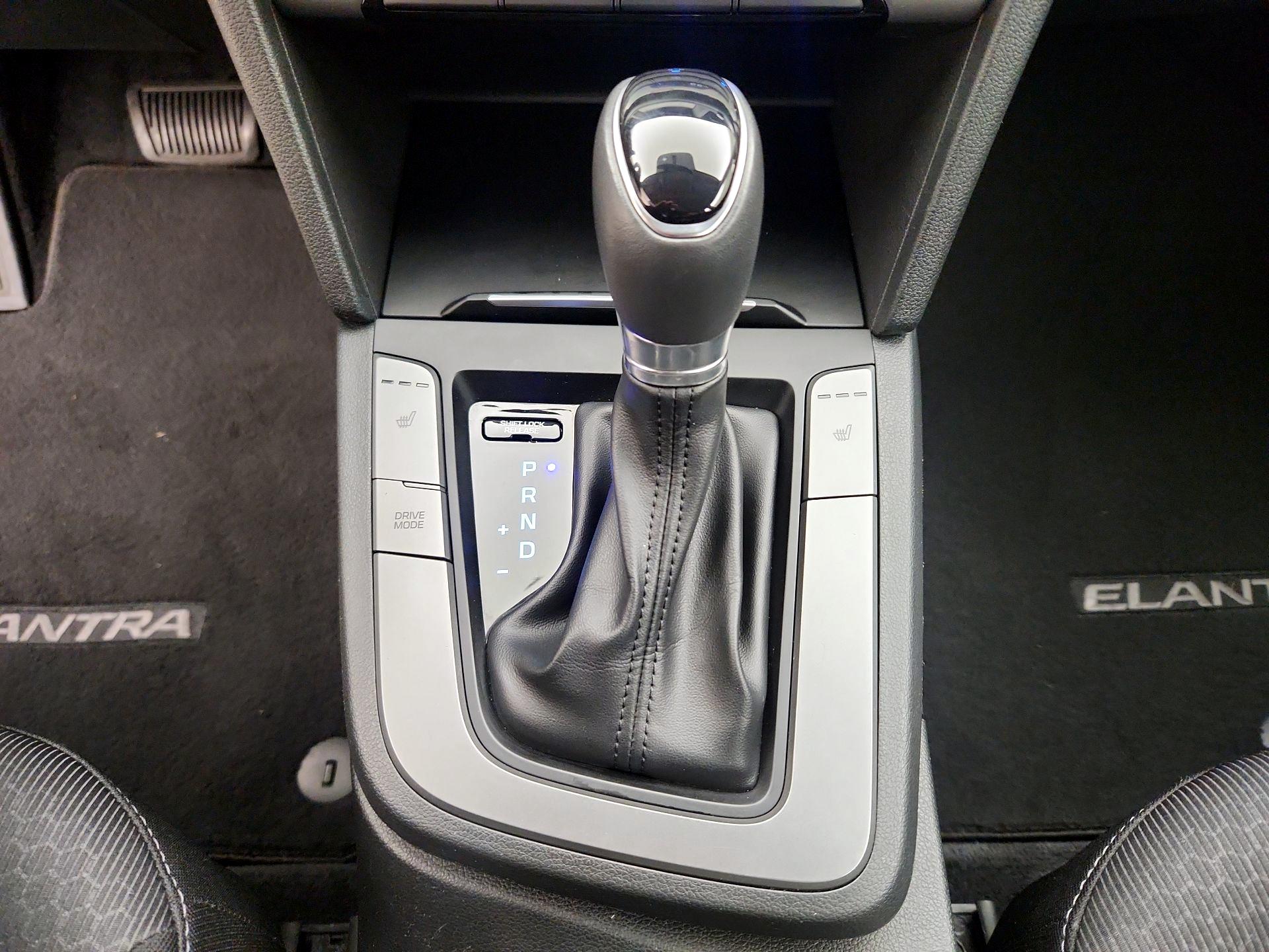 Thumbnail: 2018 Hyundai Elantra - 17