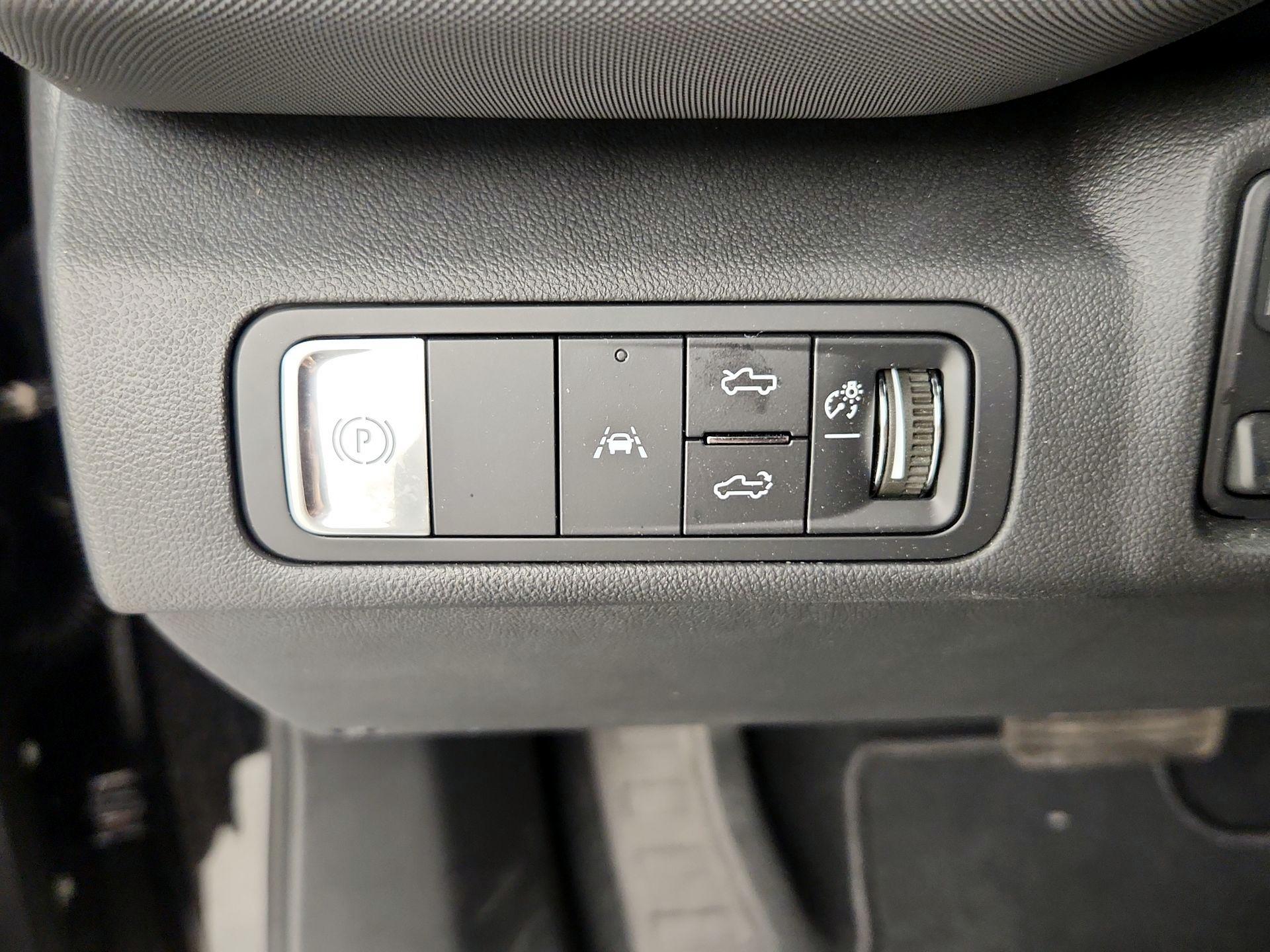 Thumbnail: 2025 Chevrolet Silverado EV - 13