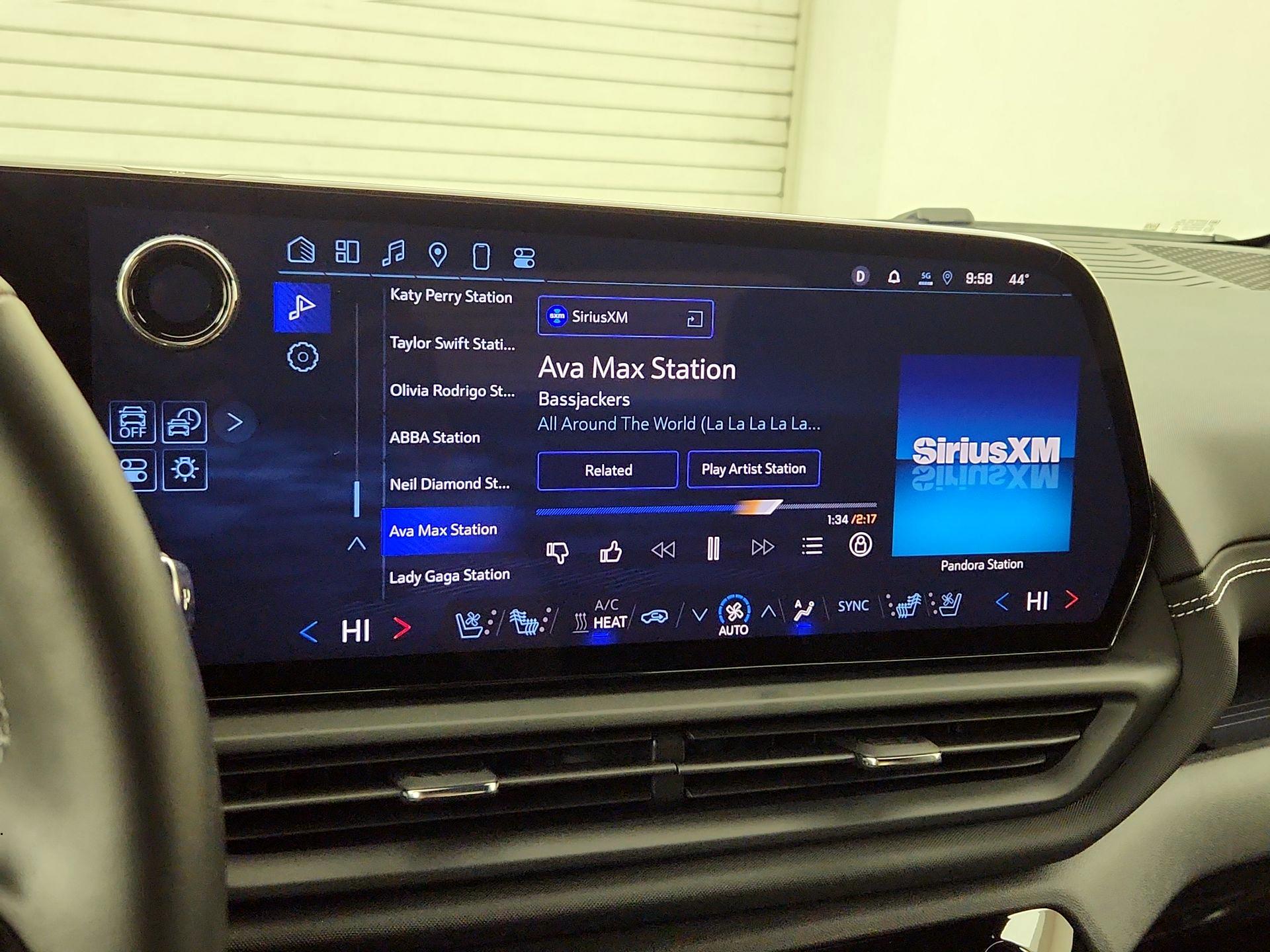 Thumbnail: 2025 Chevrolet Silverado EV - 16