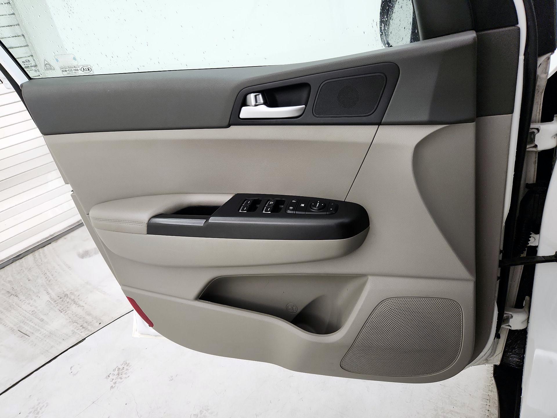 Thumbnail: 2017 Kia Sportage - 12