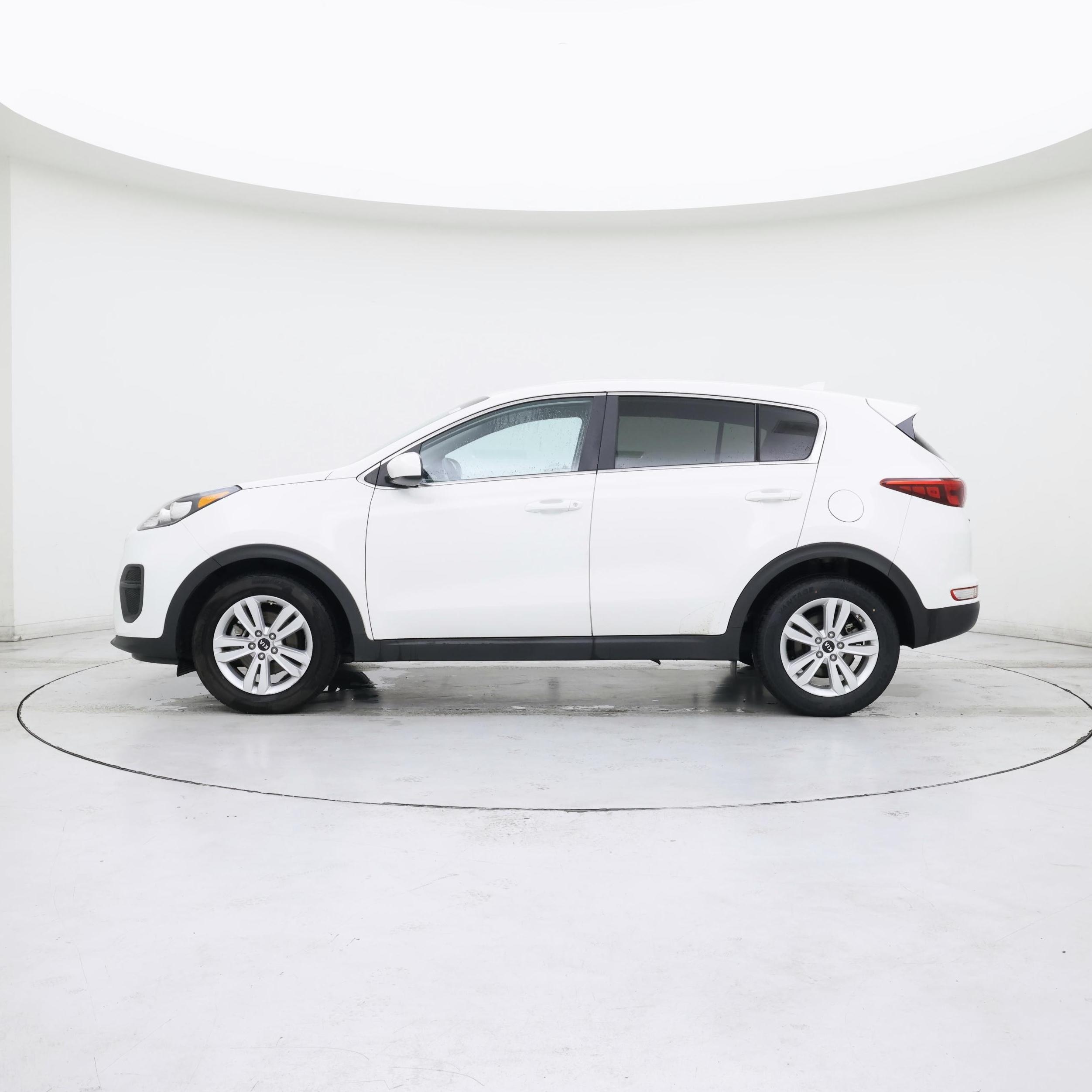 Thumbnail: 2017 Kia Sportage - 3