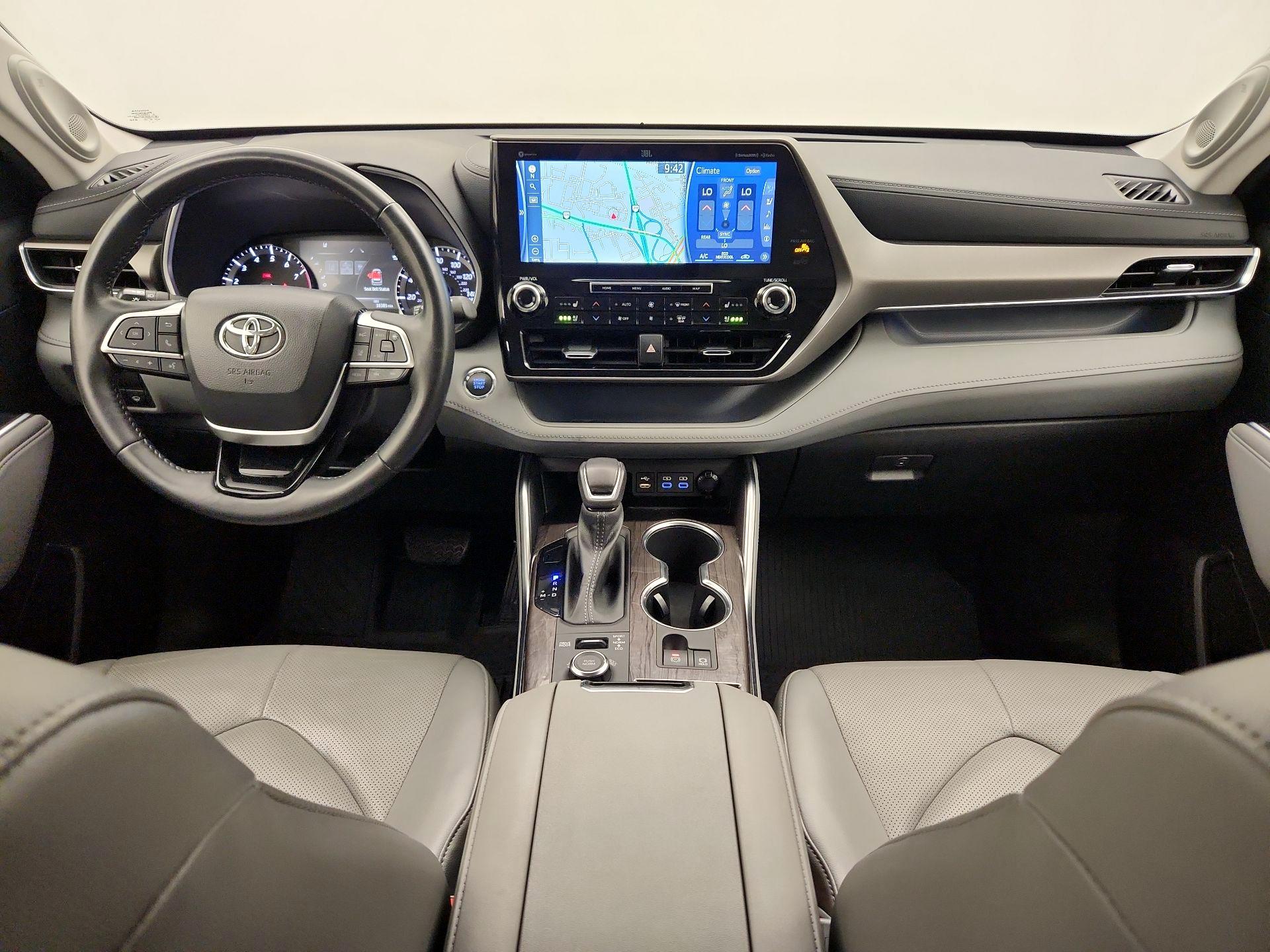 Thumbnail: 2022 Toyota Highlander - 9