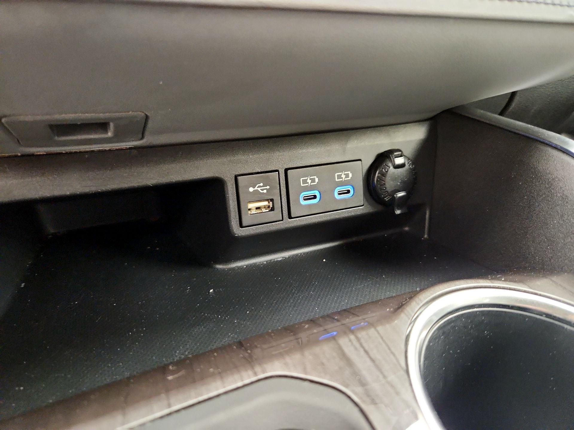 Thumbnail: 2022 Toyota Highlander - 19