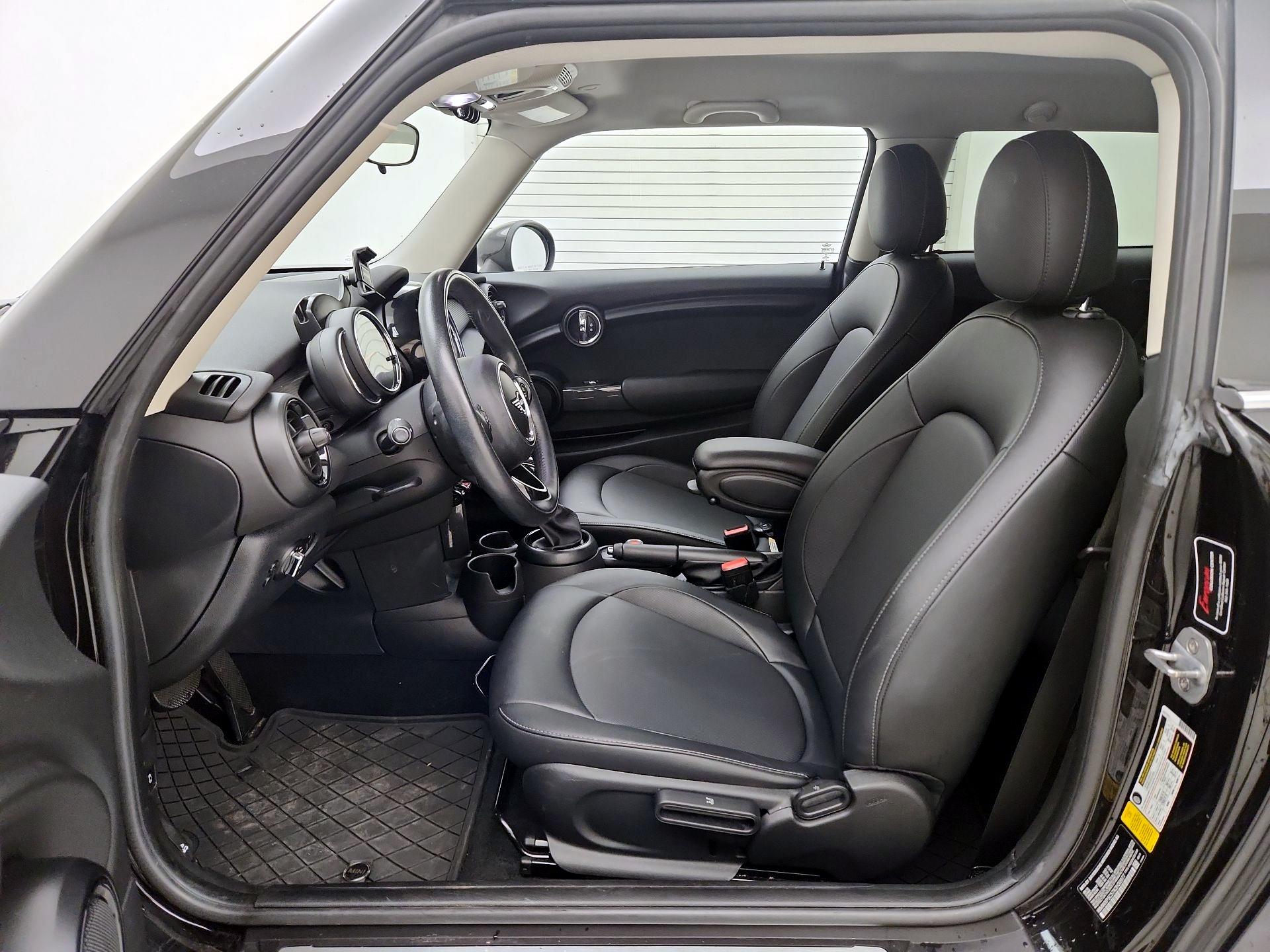 Thumbnail: 2019 MINI Cooper Hardtop - 11