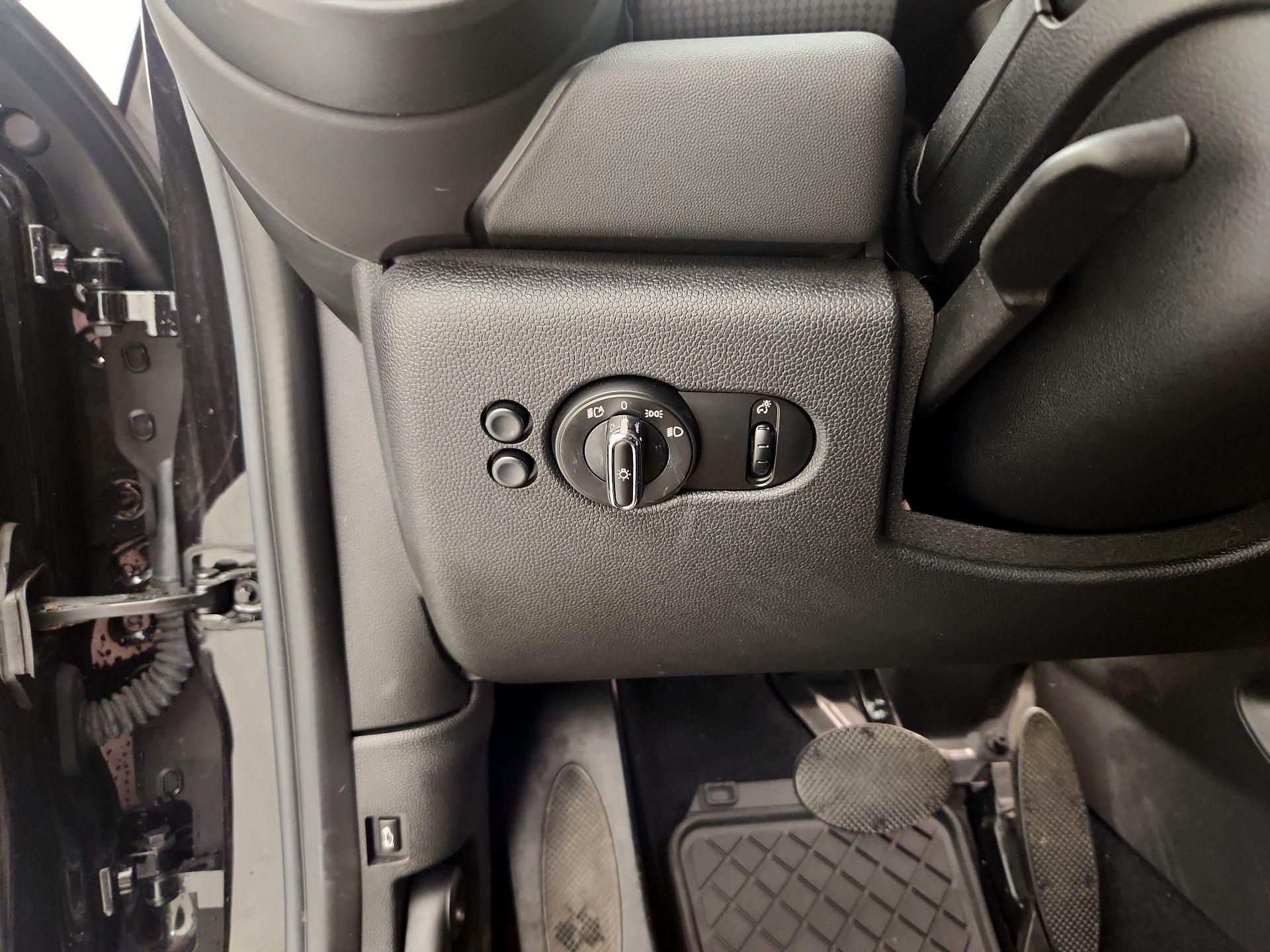 Thumbnail: 2019 MINI Cooper Hardtop - 13