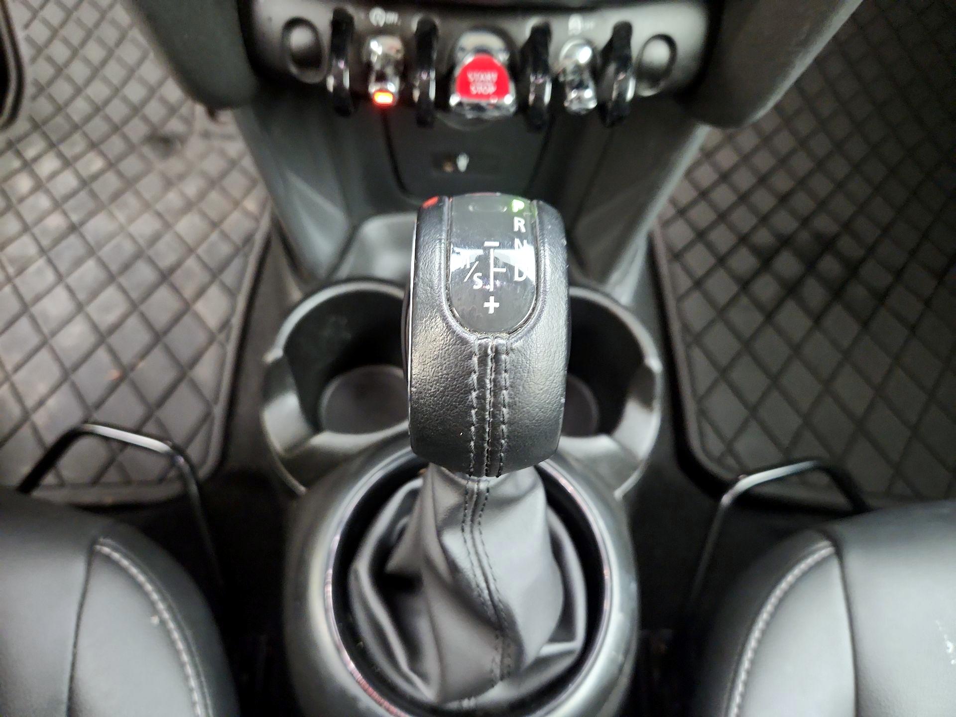 Thumbnail: 2019 MINI Cooper Hardtop - 17