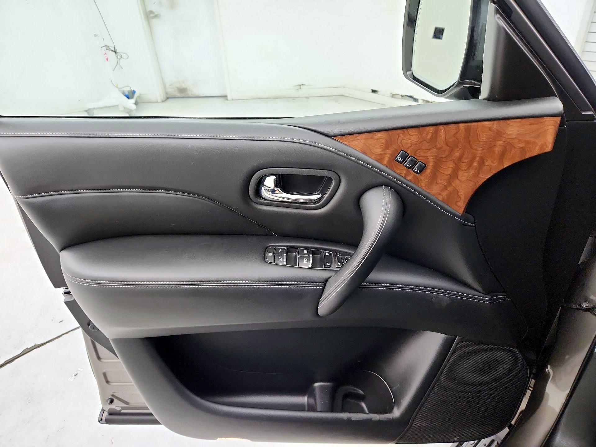 Thumbnail: 2019 INFINITI QX80 - 12