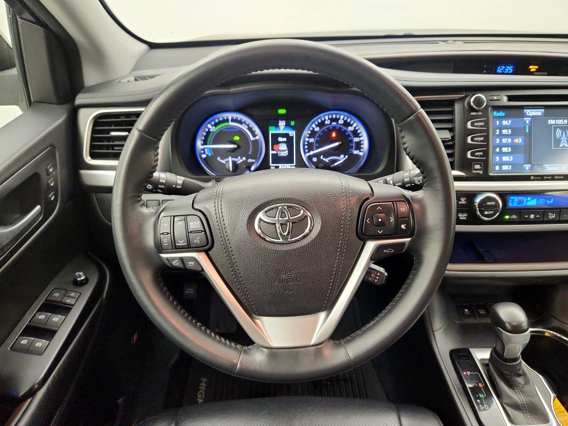 Thumbnail: 2016 Toyota Highlander - 10
