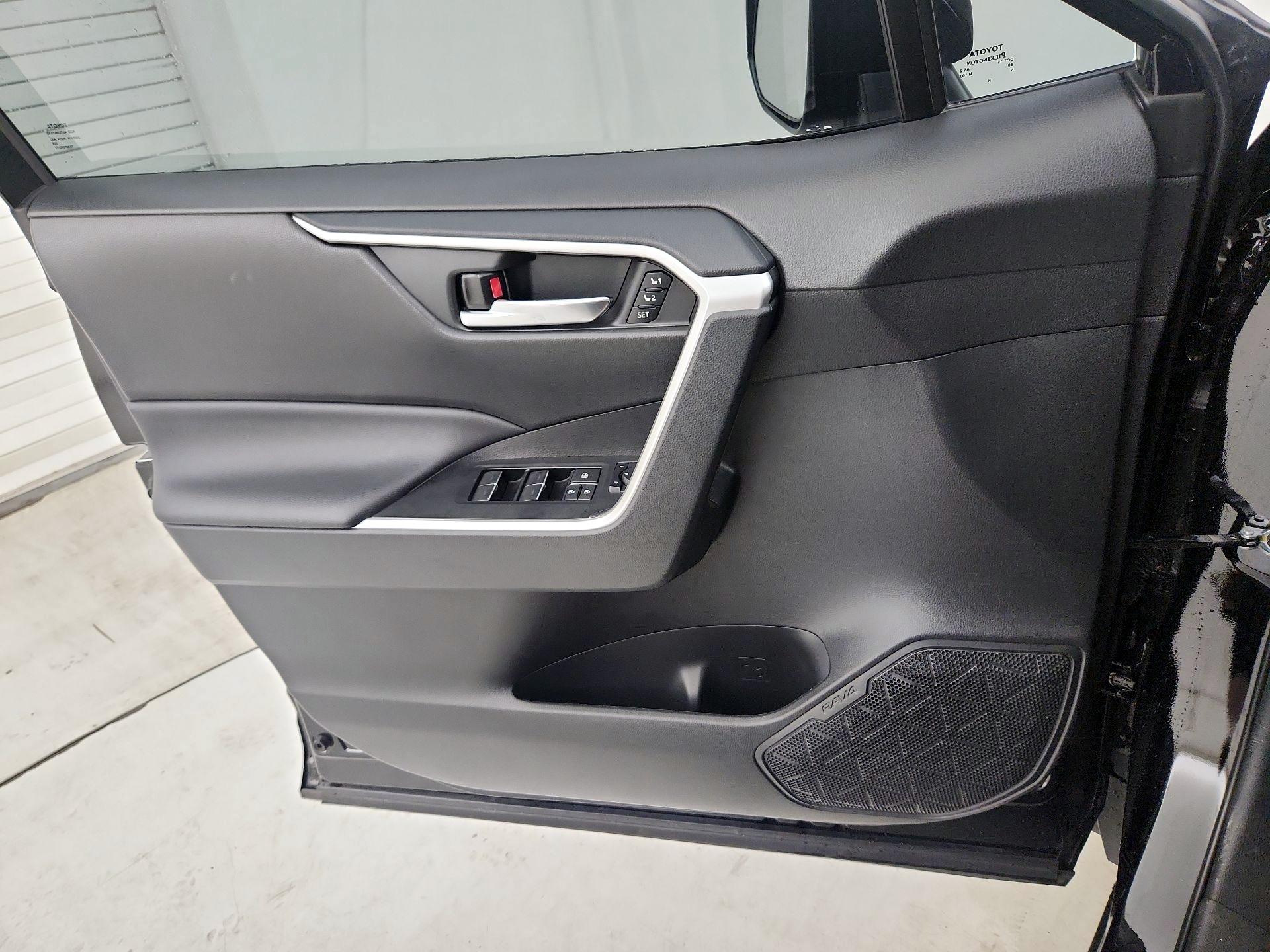 Thumbnail: 2024 Toyota RAV4 - 12