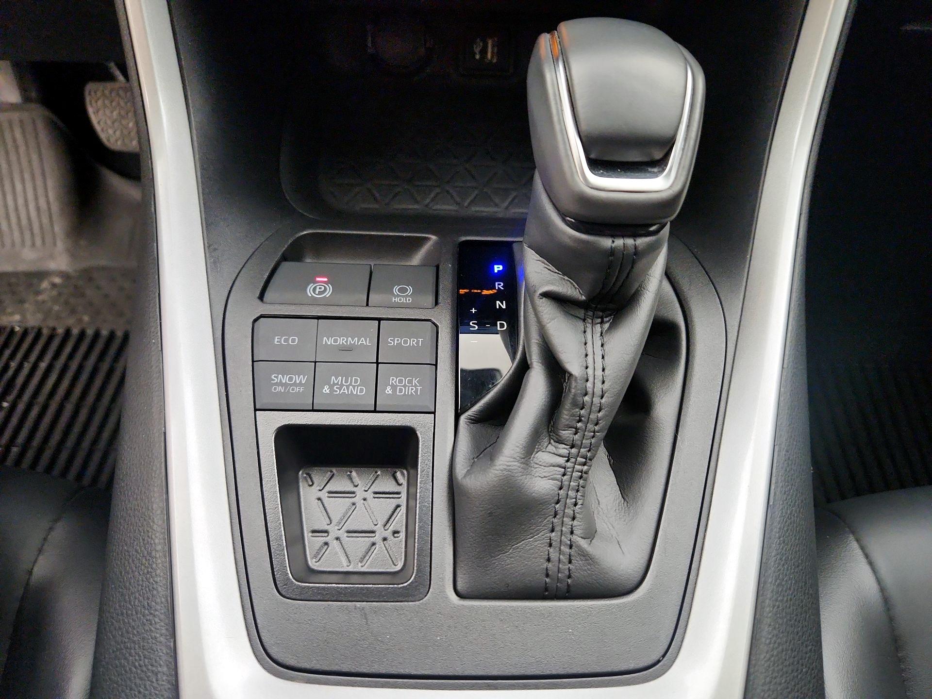 Thumbnail: 2024 Toyota RAV4 - 17